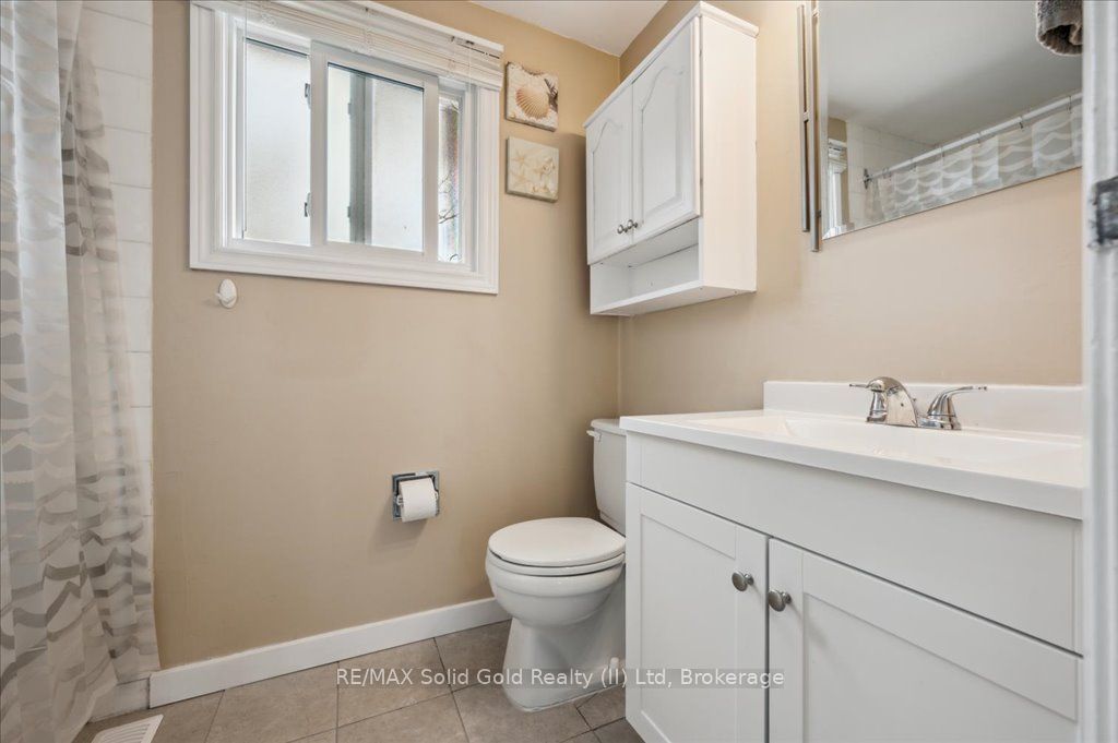 419 Bairstow Crescent, #3