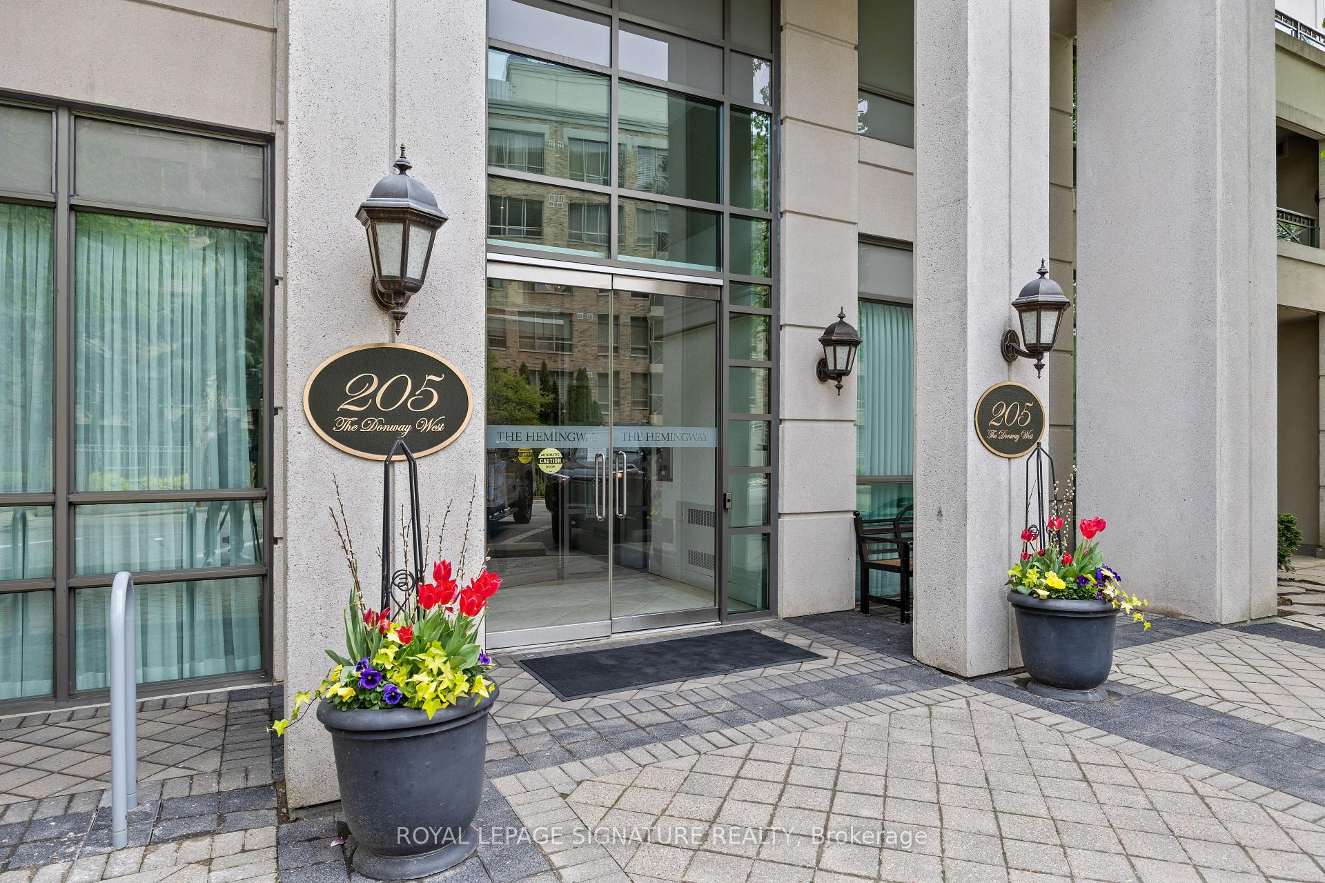 2 Bedrooms Condo at 205 The Donway, Toronto For sale