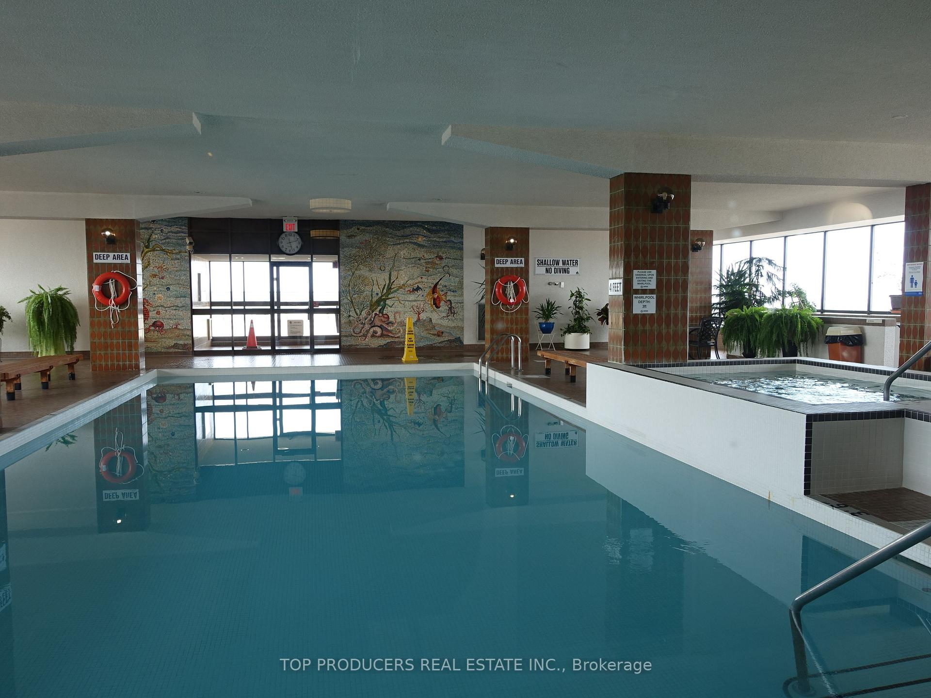 2 Bedrooms Condo at 1333 Bloor,  Mississauga For sale