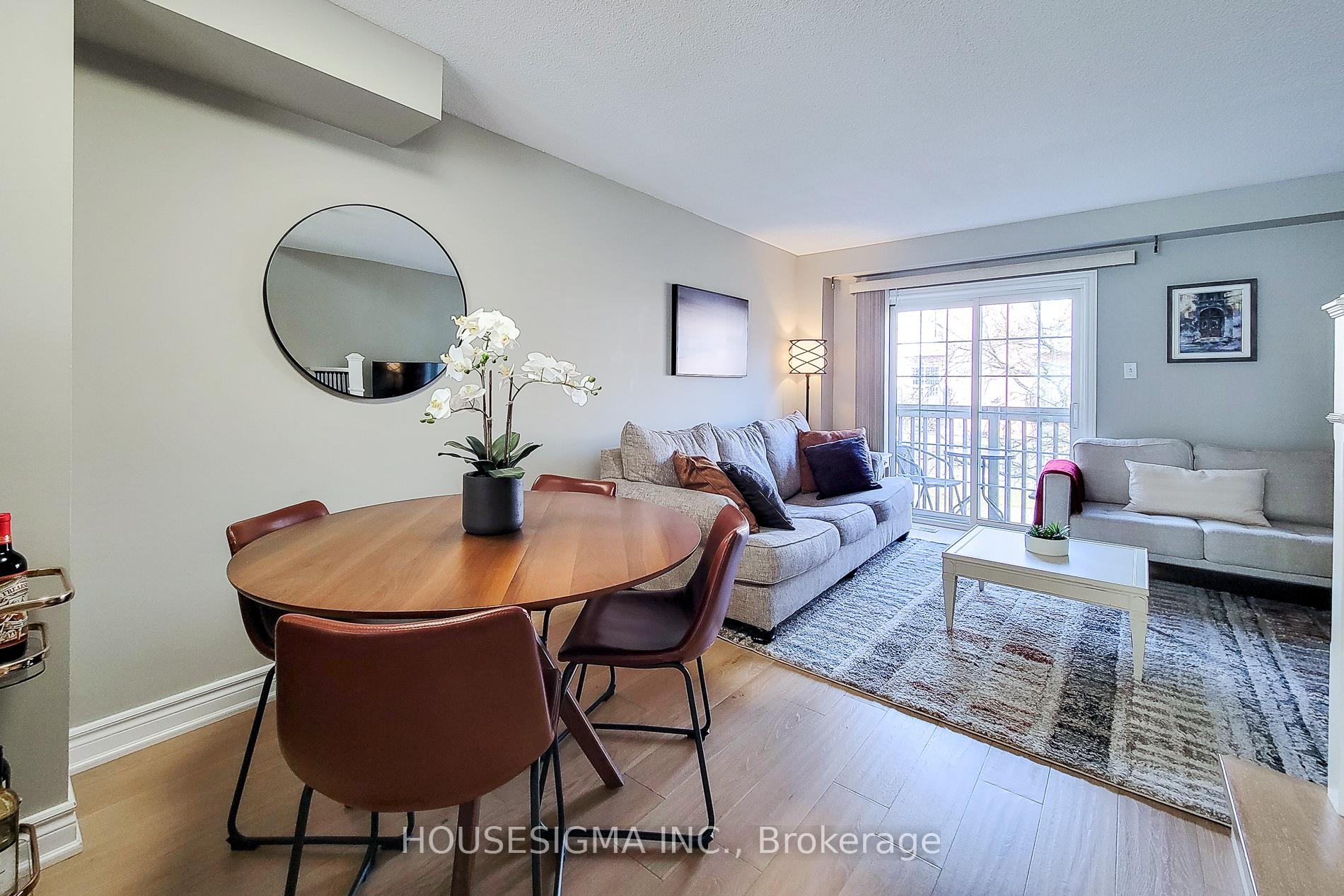 2 Bedrooms Condo at 3480 Upper Middle, Burlington For sale