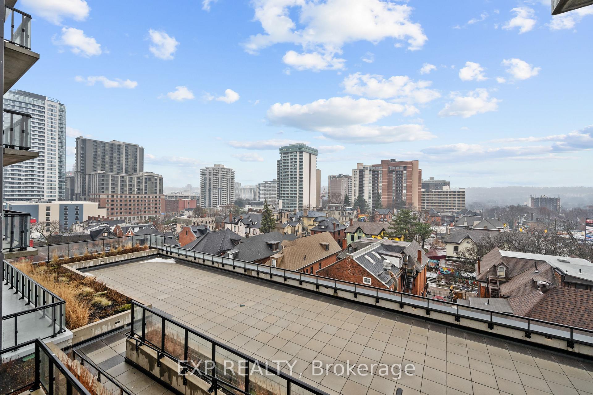 2 Bedrooms Condo at 15 Queen, Hamilton For sale