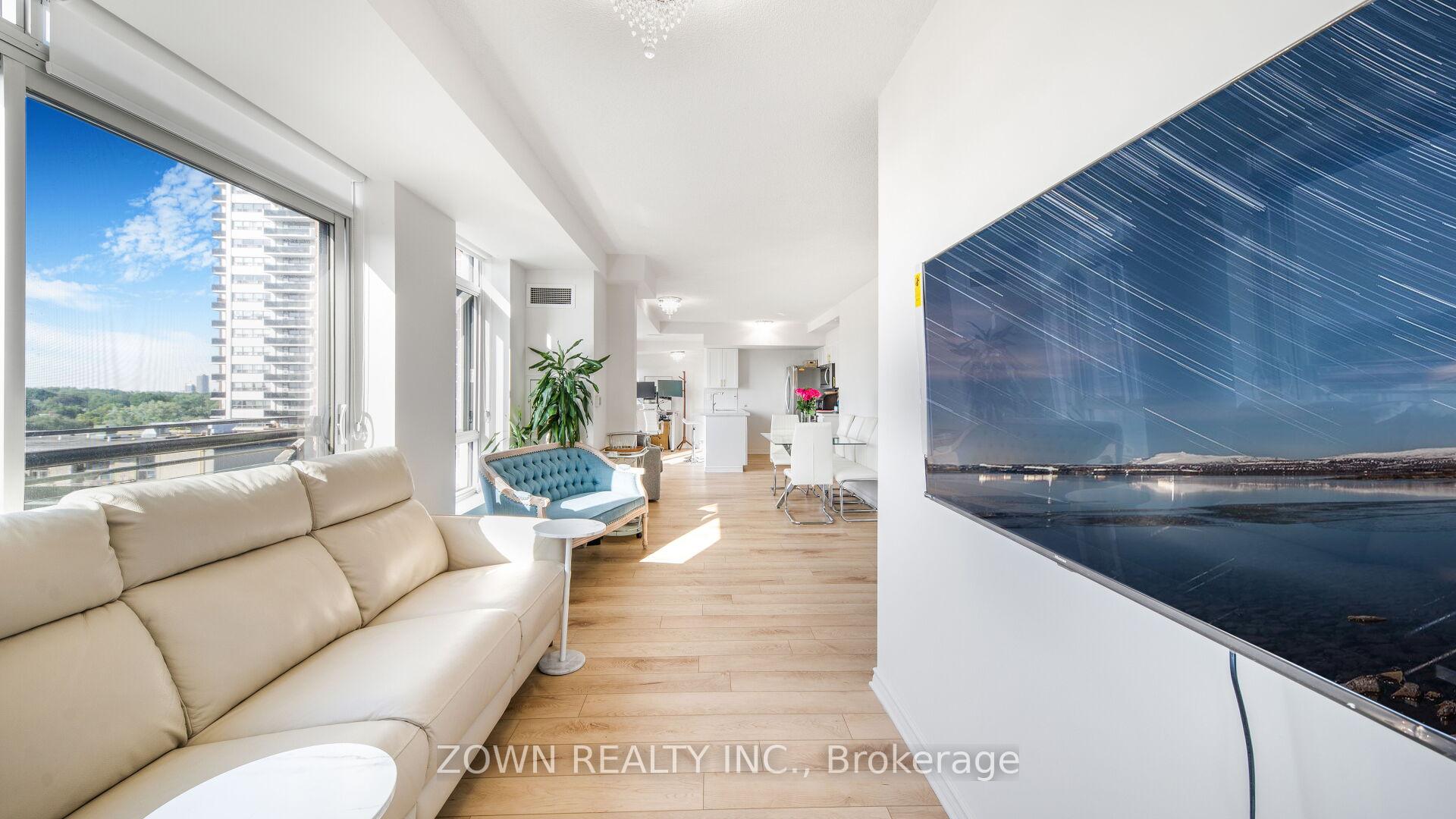 3 Bedrooms Condo at 15 Maplewood, Toronto For sale