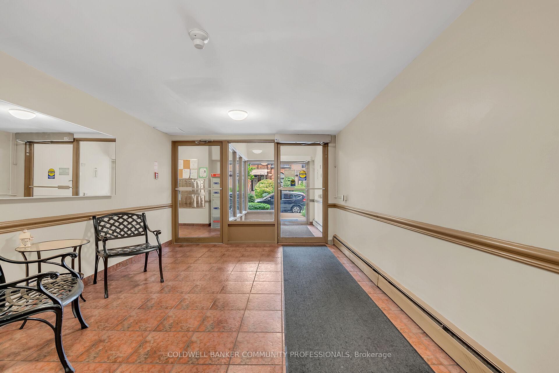 1 Bedroom Condo at 141 Catharine, Hamilton For sale
