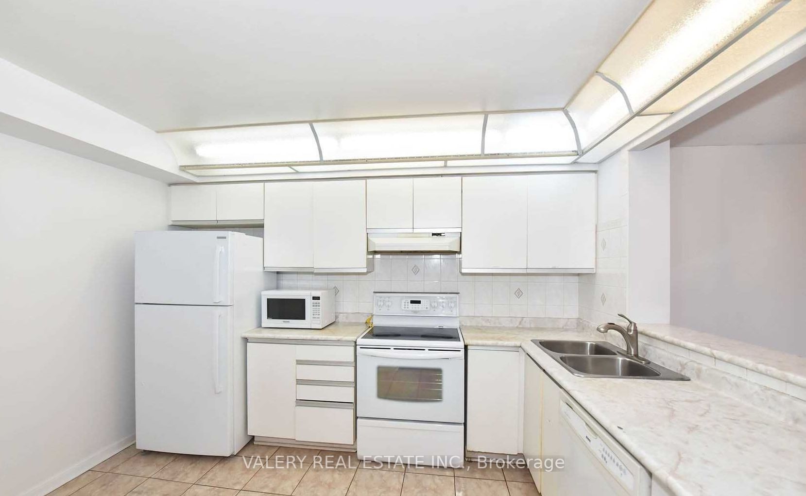 1131 Steeles Avenue W, #409