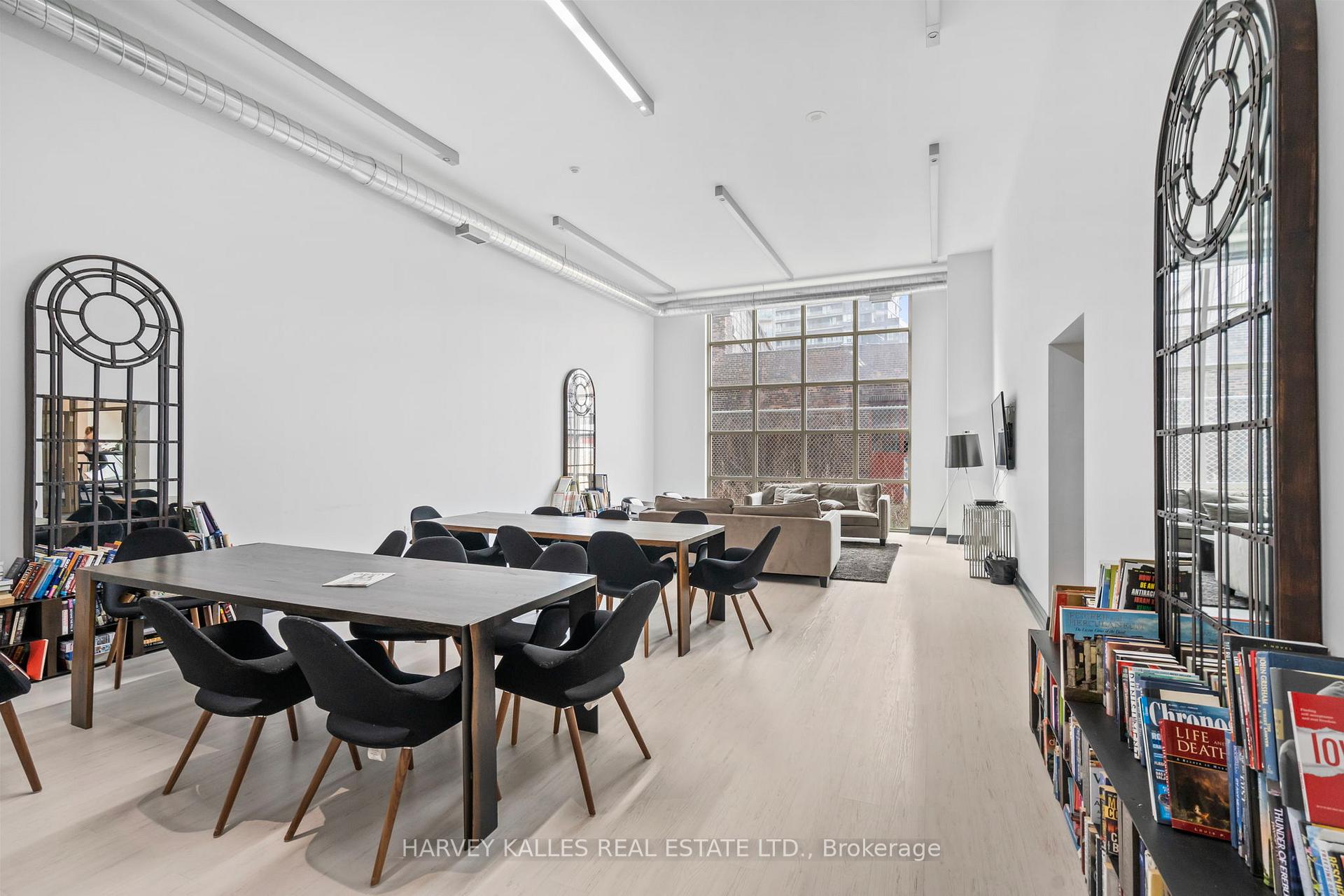 125 Western Battery Road 1316