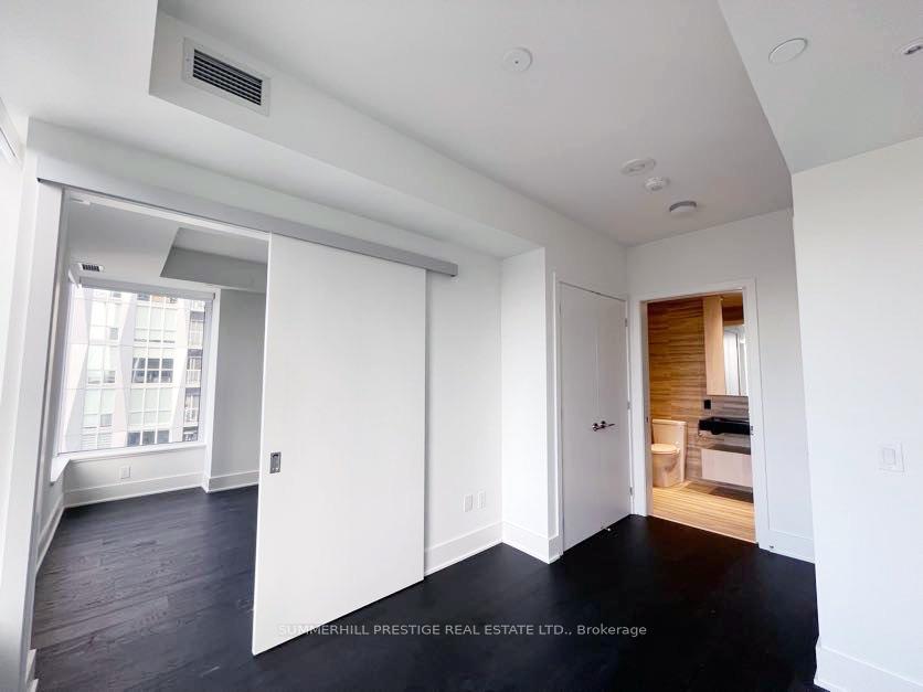 2 Bedrooms Condo at 11 Yorkville, Toronto For sale
