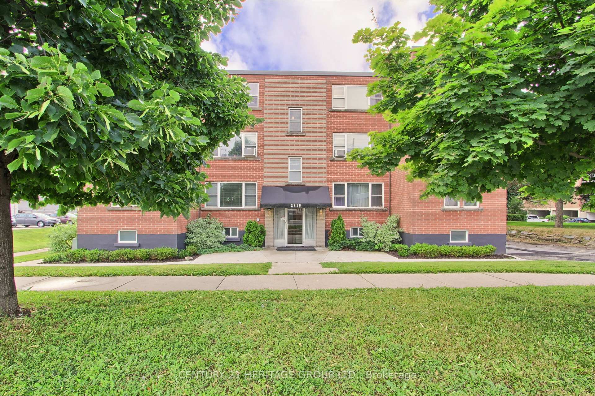 #8 - 2418 New Street, Burlington, ON L7R 1J6 #8