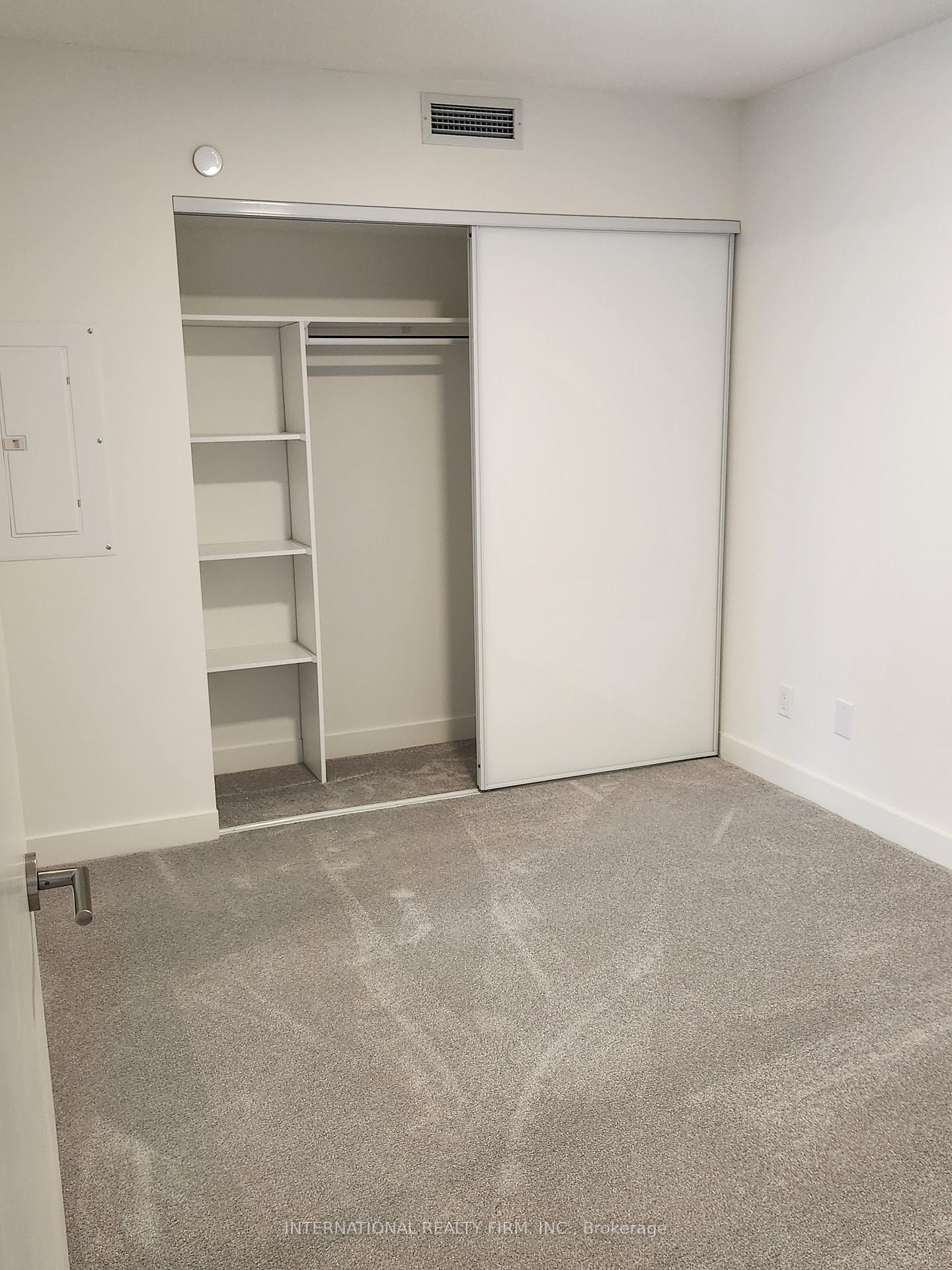 2 Bedrooms Condo at 10 Wilby, Toronto For sale
