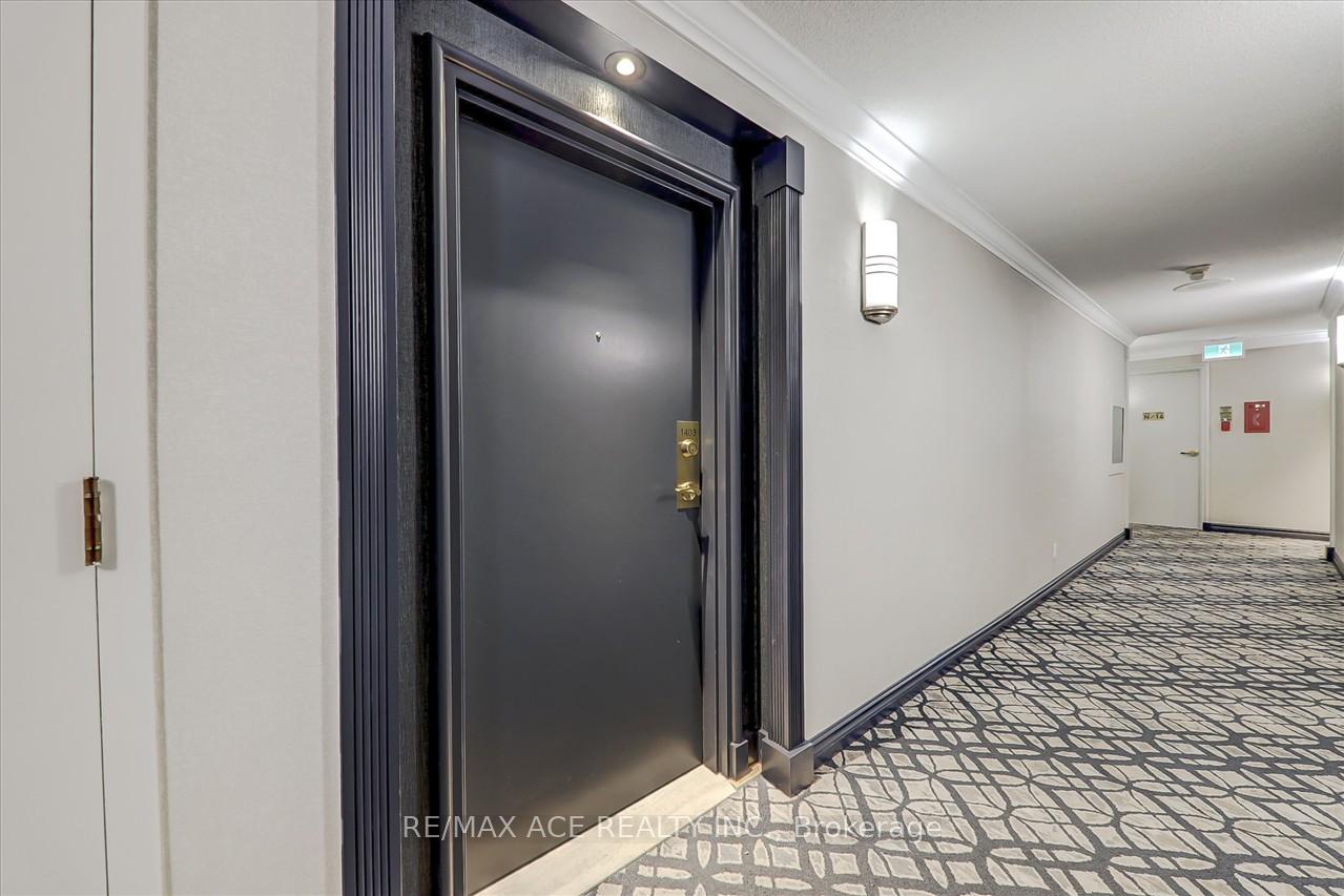 3 Bedrooms Condo at 330 Mccowan, Toronto For sale