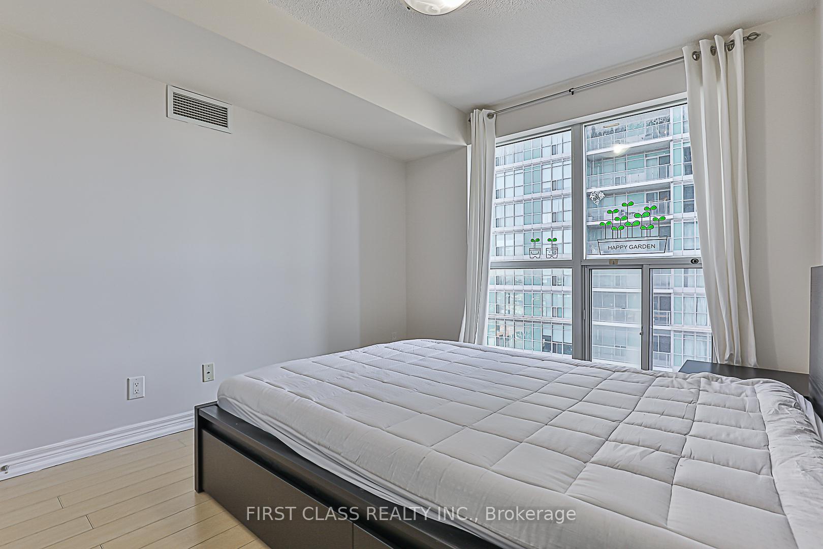 1 Bedroom Condo at 70 Town Centre, Toronto For sale
