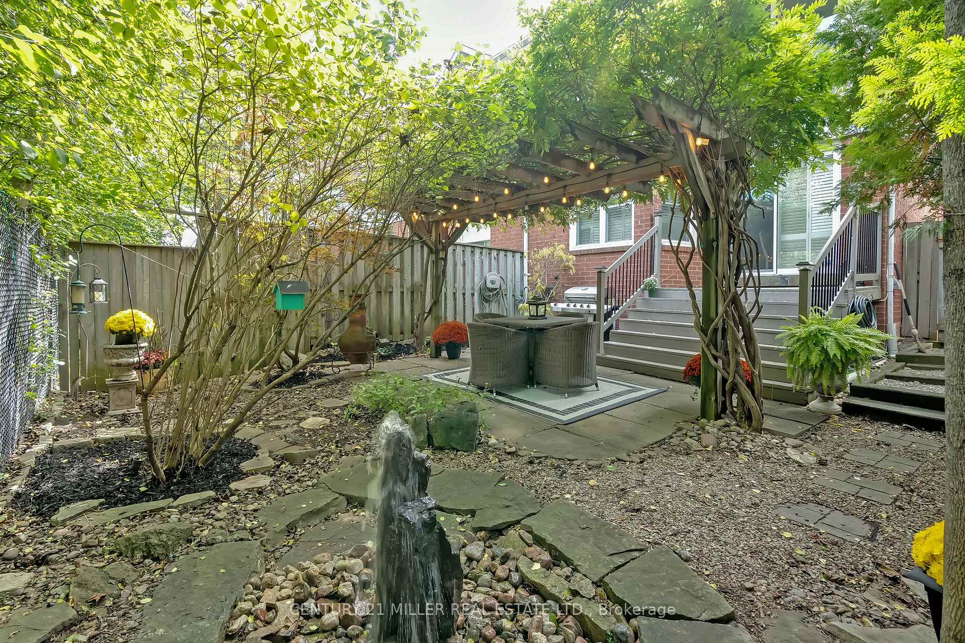 3 Bedrooms Condo at 1240 Westview, Oakville For sale