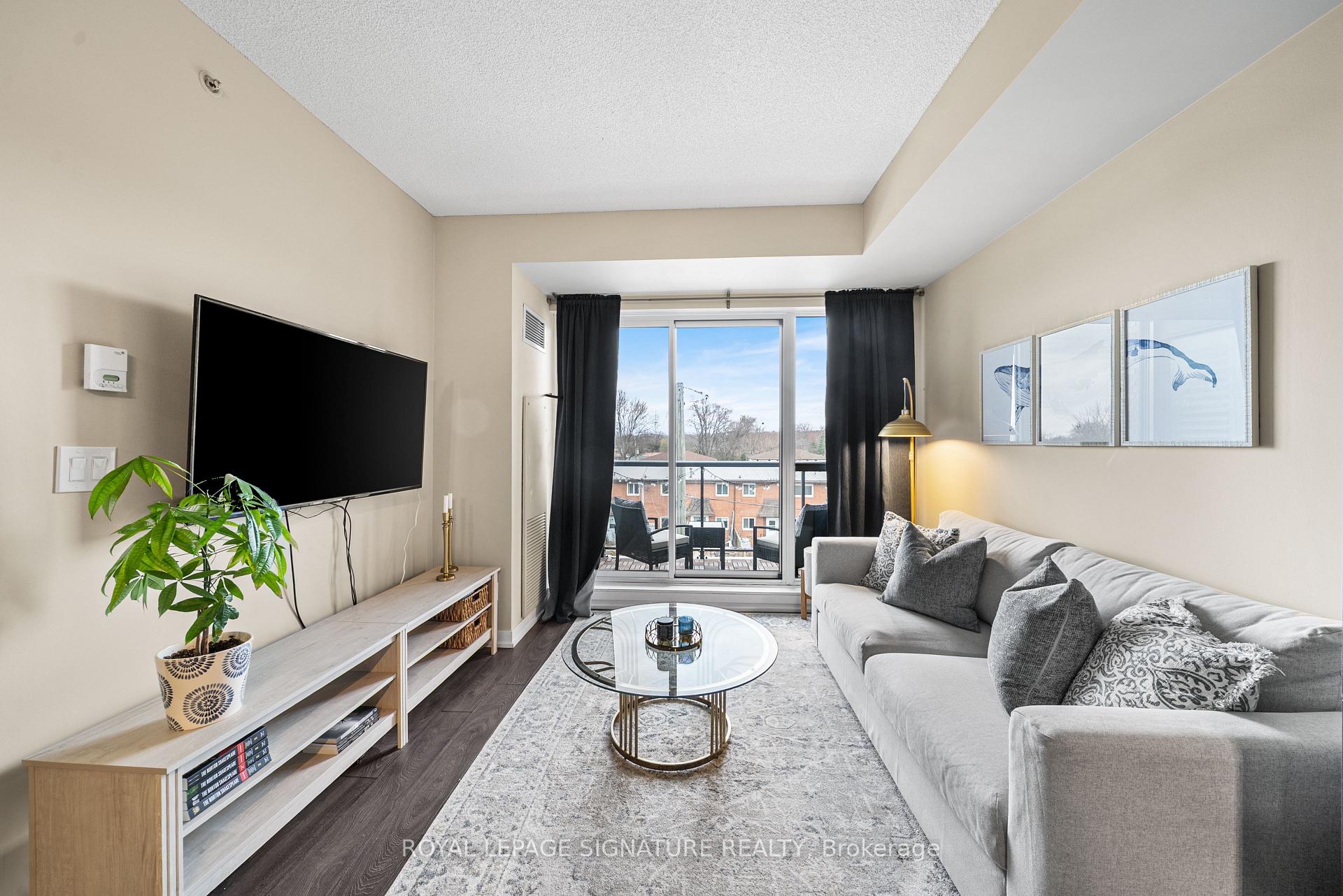 2 Bedrooms Condo at 1284 Guelph, Burlington For sale