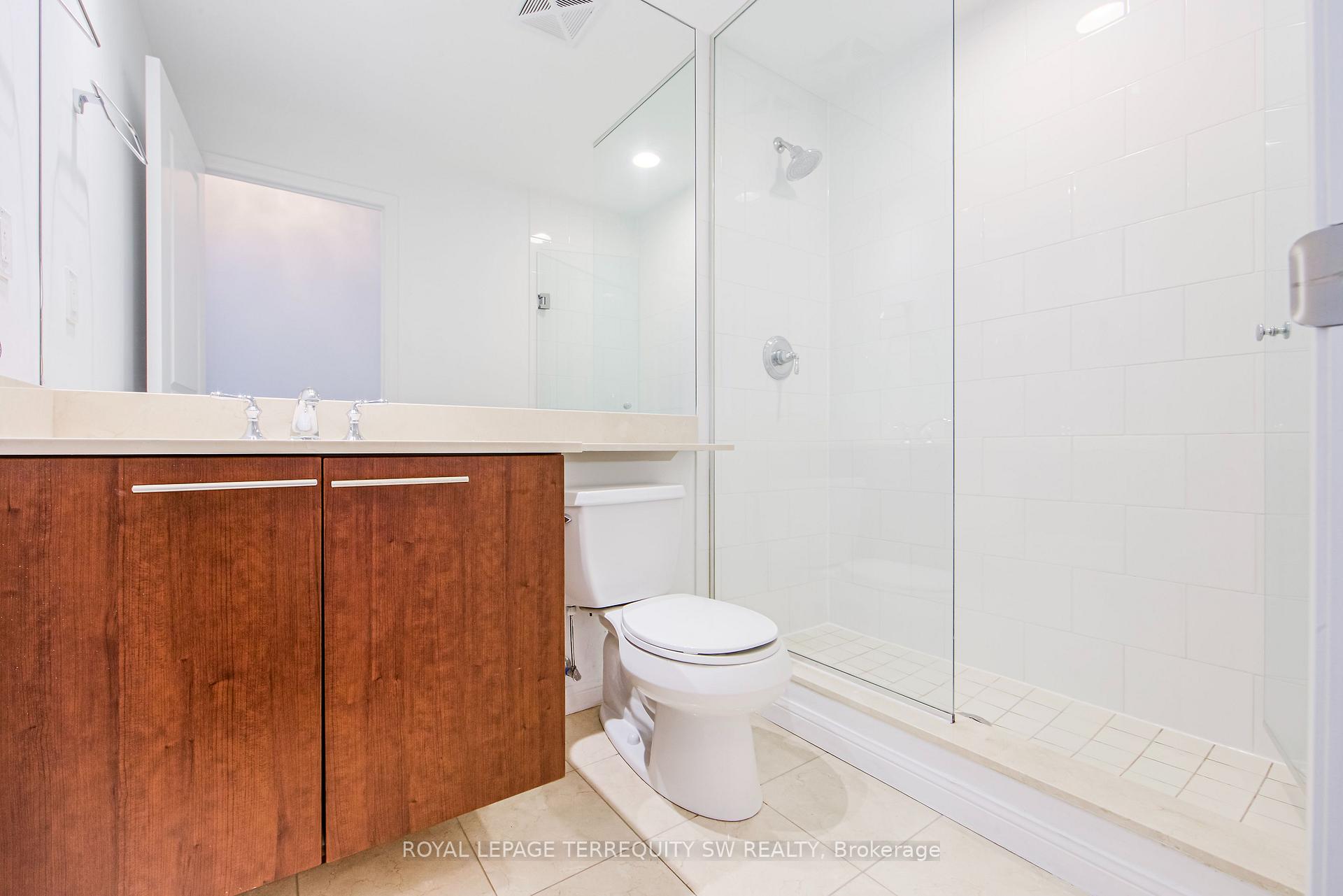 3 Bedrooms Condo at 628 Fleet, Toronto For sale