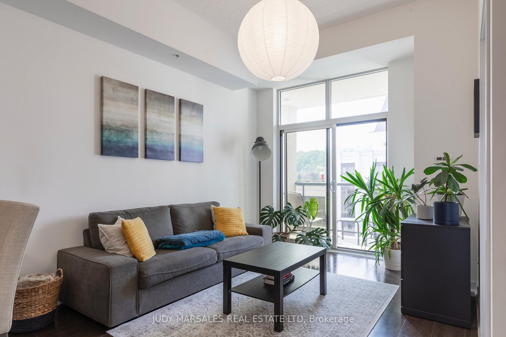 1 Bedroom Condo at 85 Robinson, Hamilton For sale