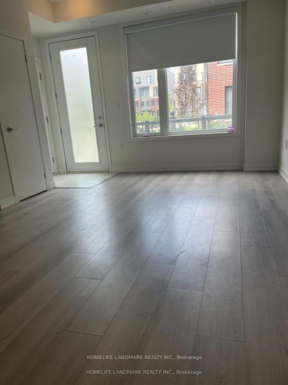 2 Bedrooms Condo at 3409 Ridgeway, Mississauga For sale
