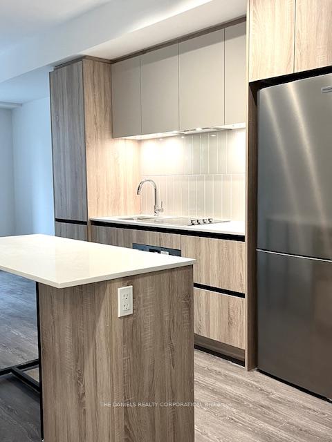 2 Bedrooms Condo at 8 Beverley Glen,  Vaughan For sale