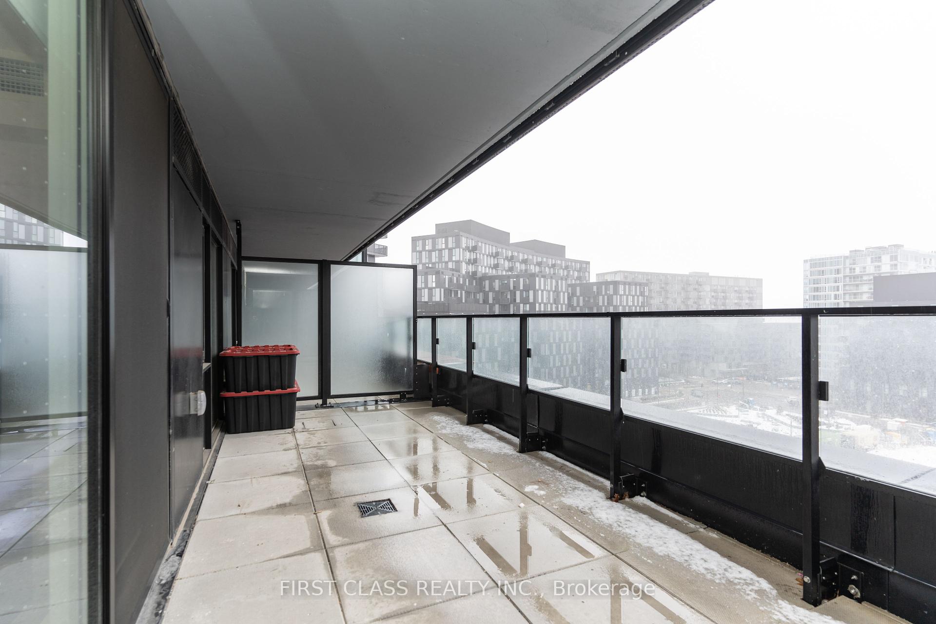 2 Bedrooms Condo at 8 Tippett Rd, Toronto For sale