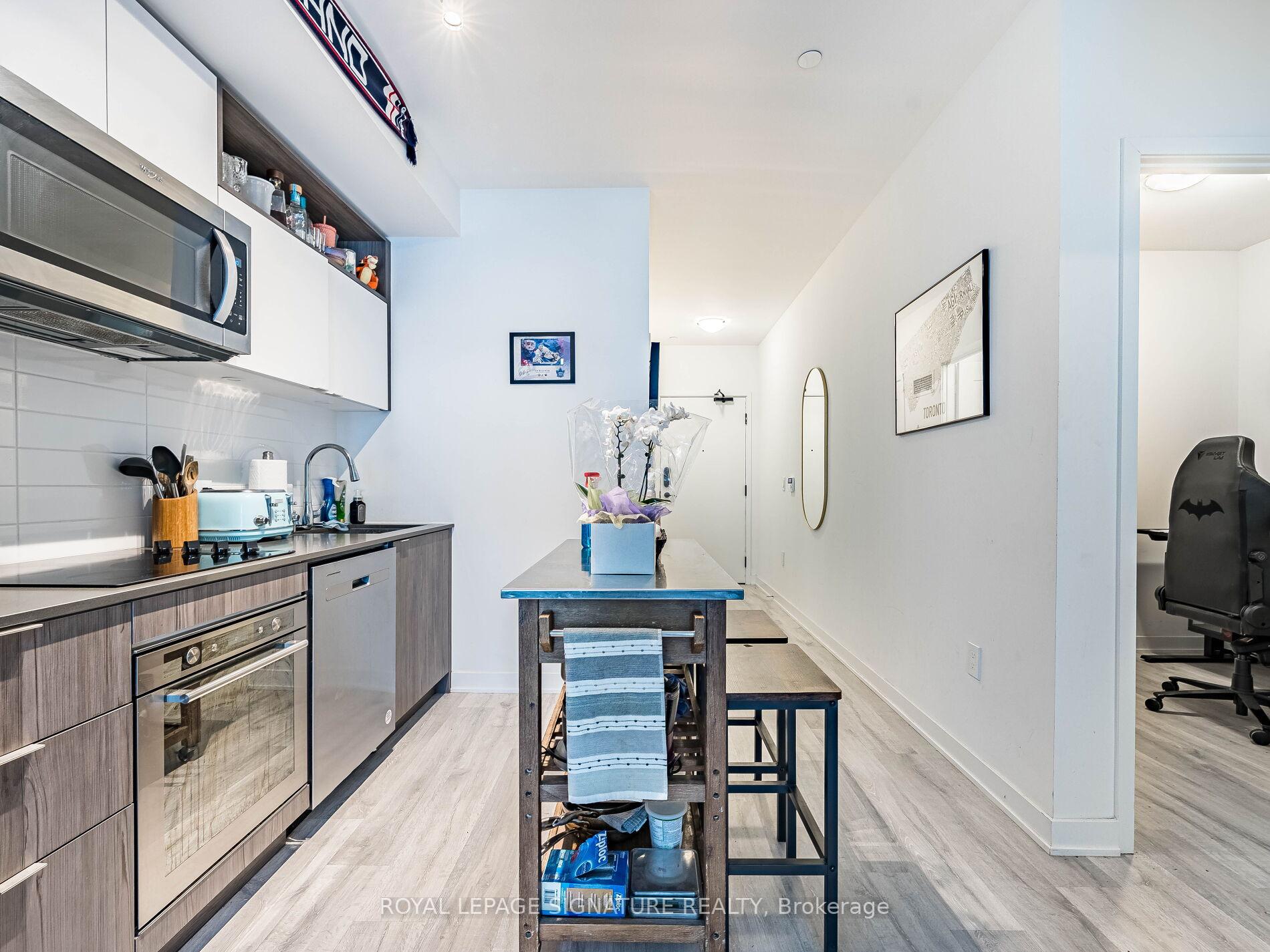 2 Bedrooms Condo at 60 Princess, Toronto For sale