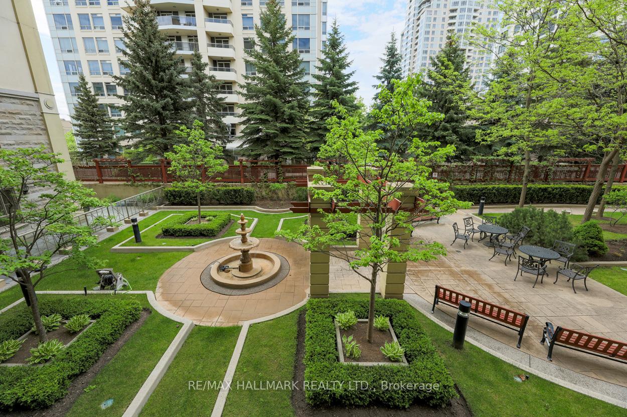1 Bedroom Condo at 12 Rean, Toronto For sale