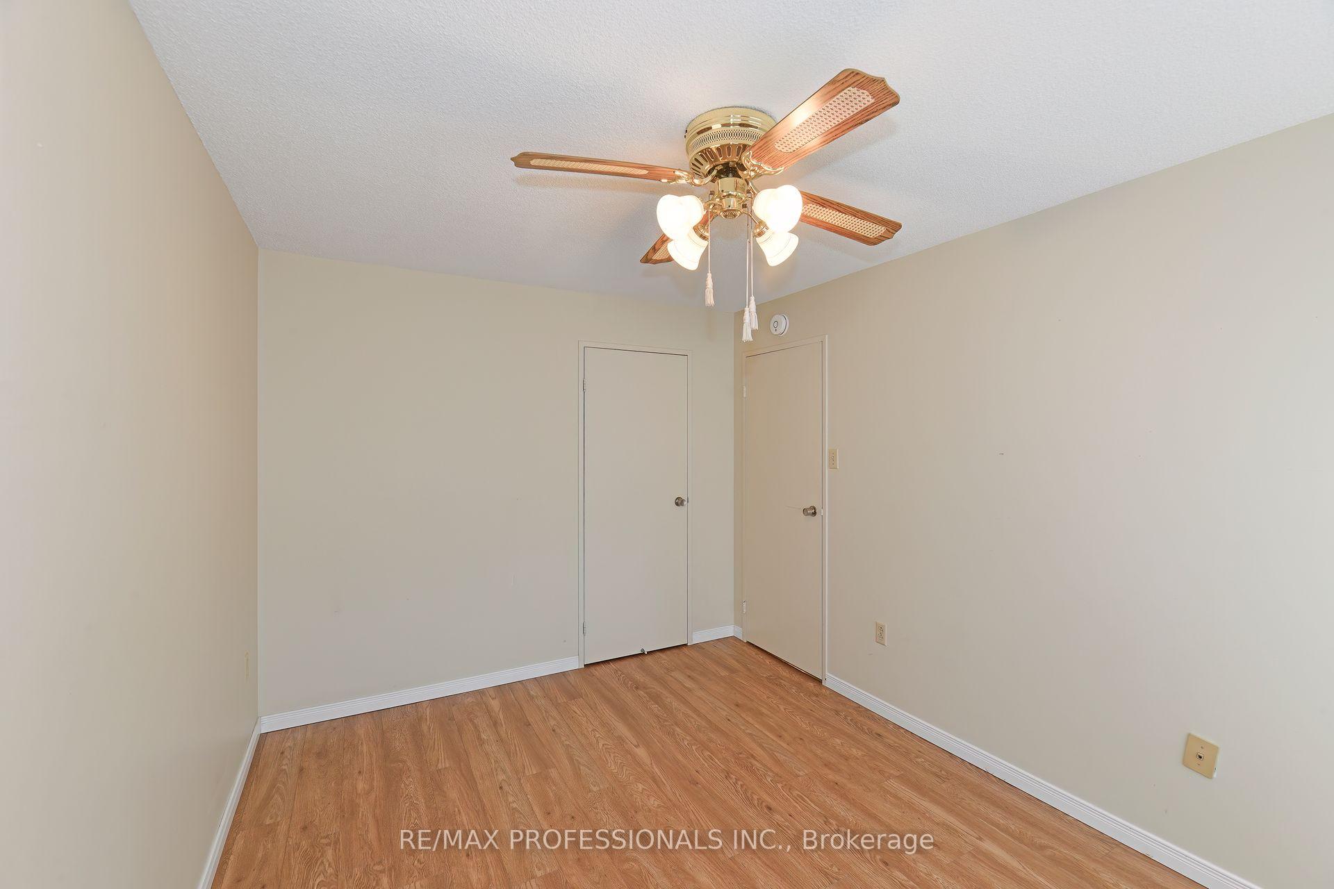 3 Bedrooms Condo at 475 The West Mall, Toronto For sale