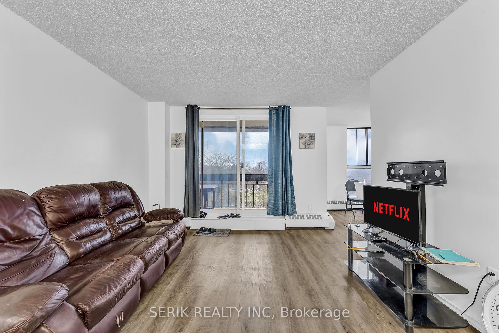 2 Bedrooms Condo at 4673 Jane,  Toronto For sale