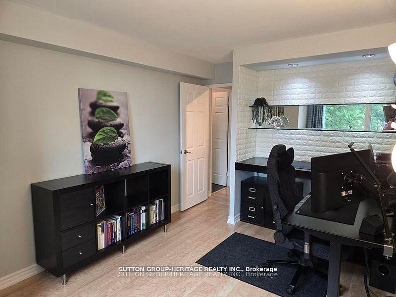 2 Bedrooms Condo at 75 Wynford Heights, Toronto For sale