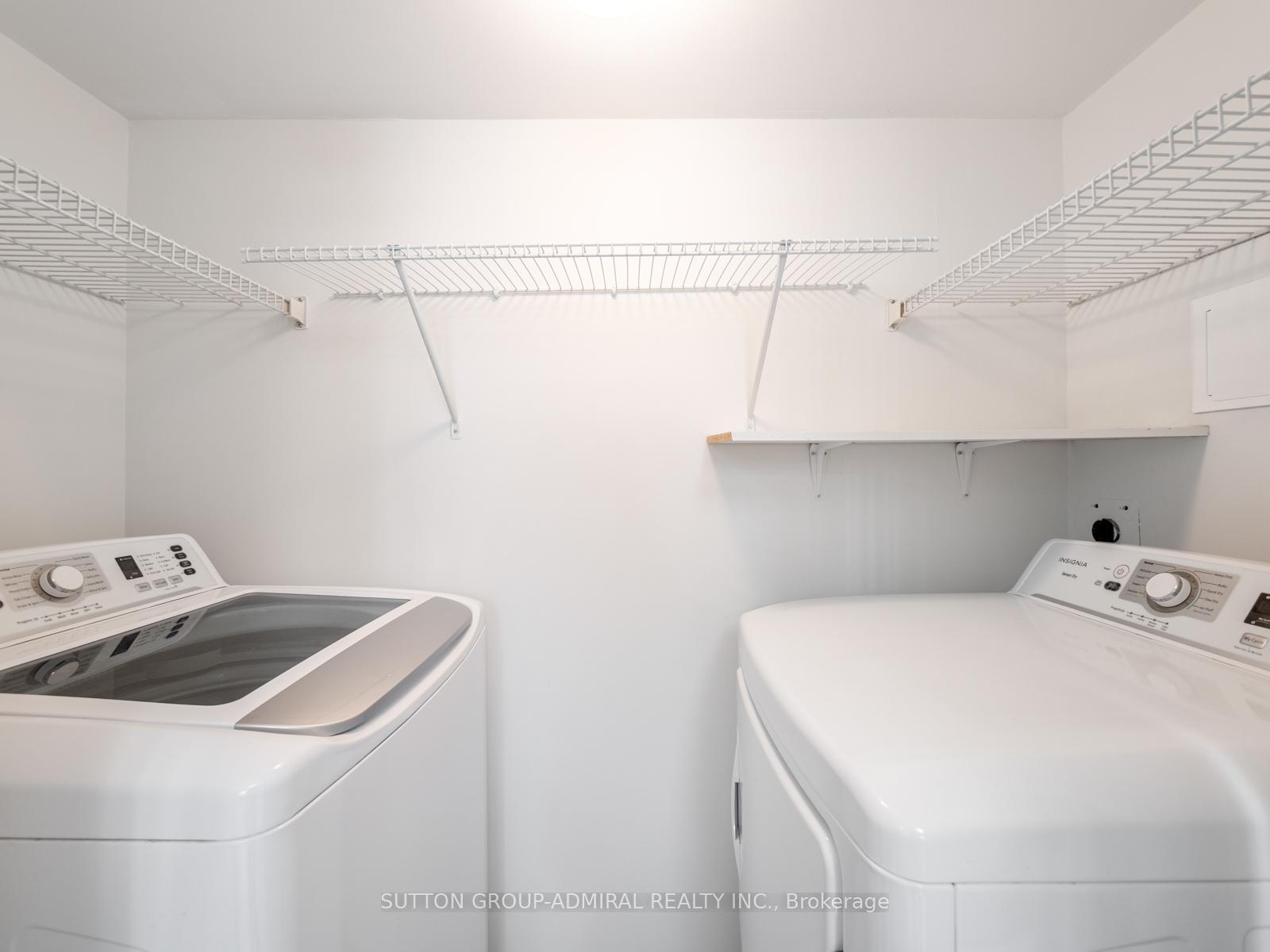 2 Bedrooms Condo at 120 Promenade, Vaughan For sale