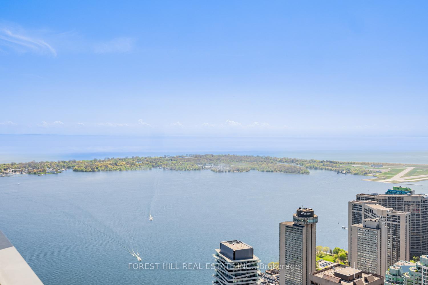 3 Bedrooms Condo at 55 Cooper, Toronto For sale