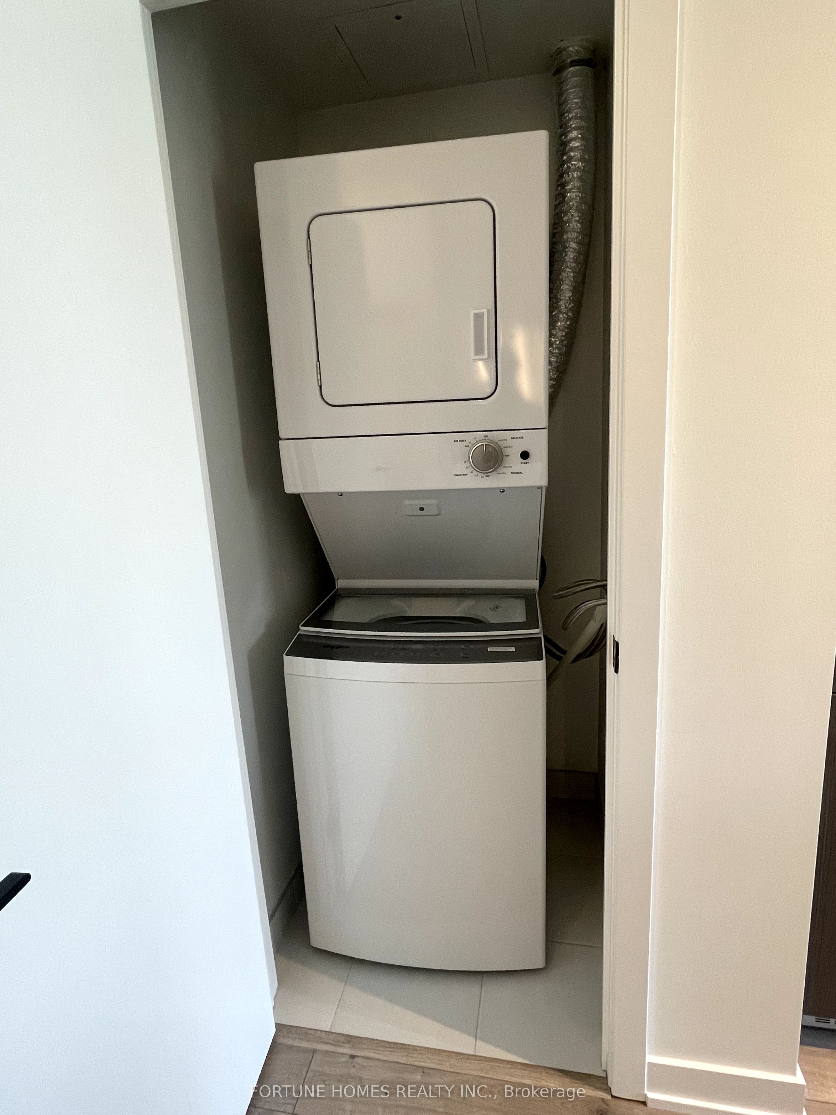 215 Lakeshore Road W, #340