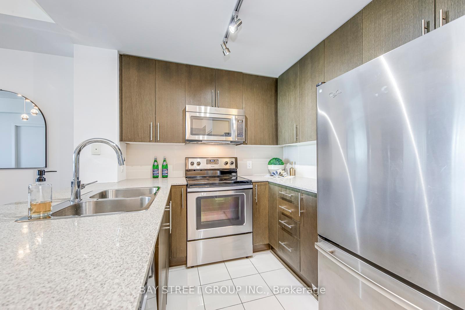 2 Bedrooms Condo at 3985 Grand Park, Mississauga For sale