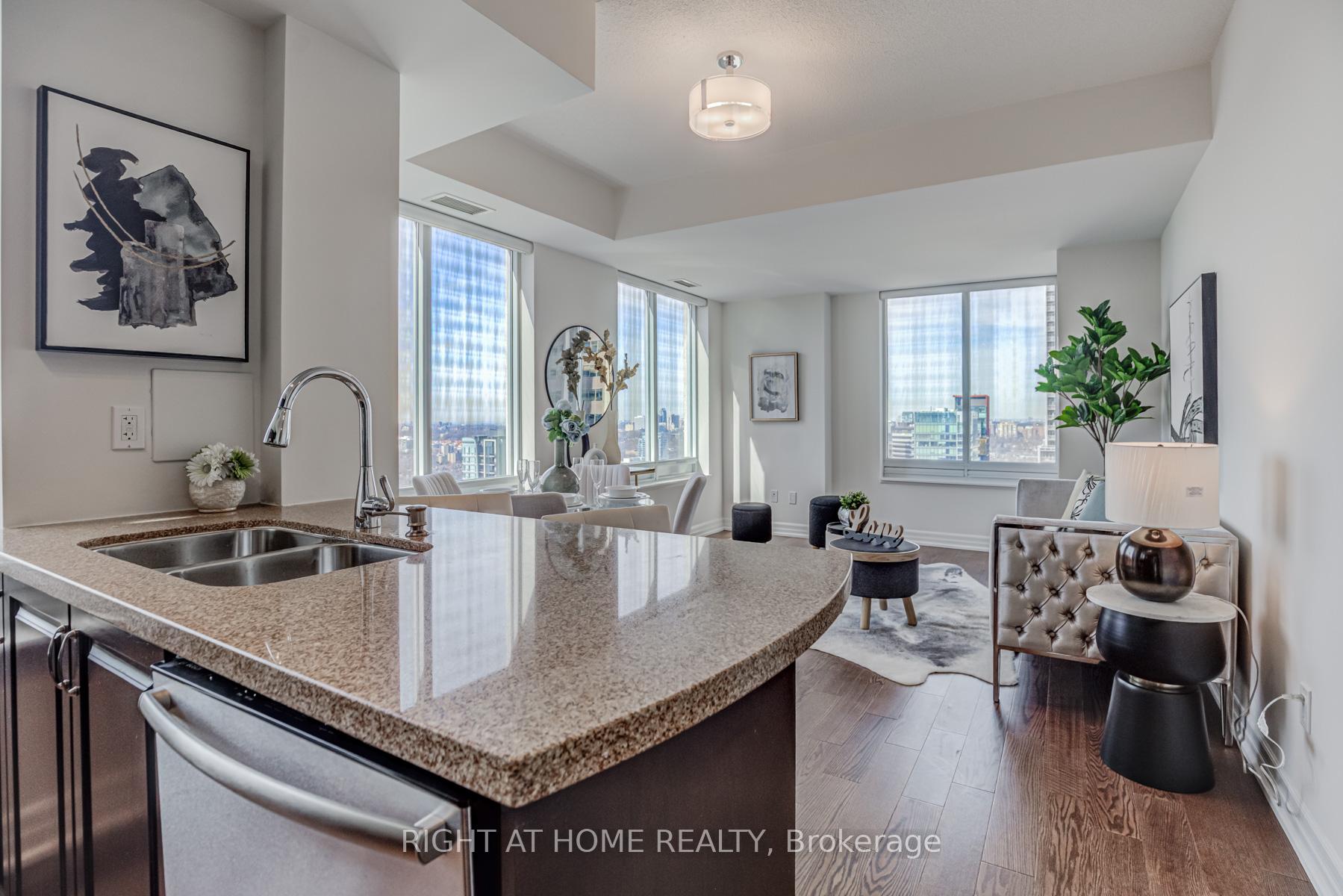 2 Bedrooms Condo at 35 Balmuto,  Toronto For sale