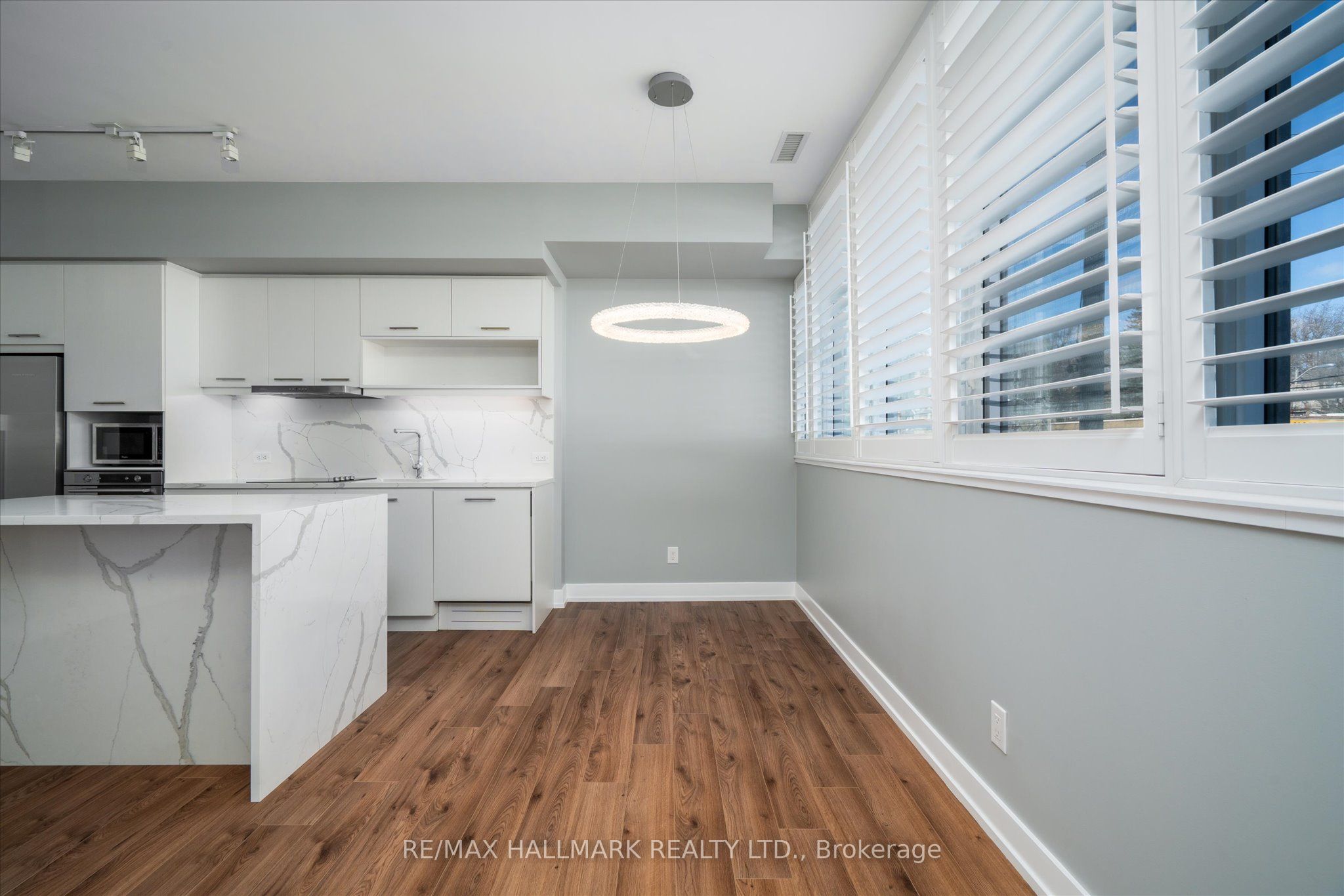170 Chiltern Hill Road, #208
