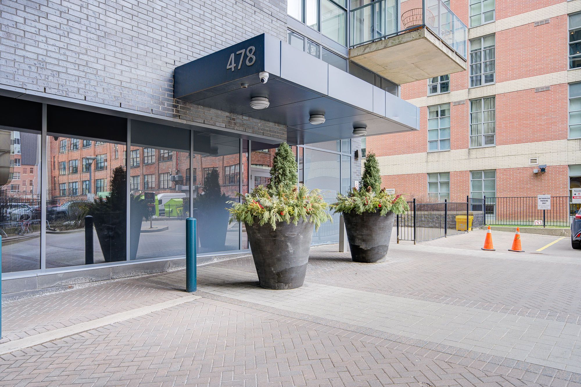 478 King Street W 318