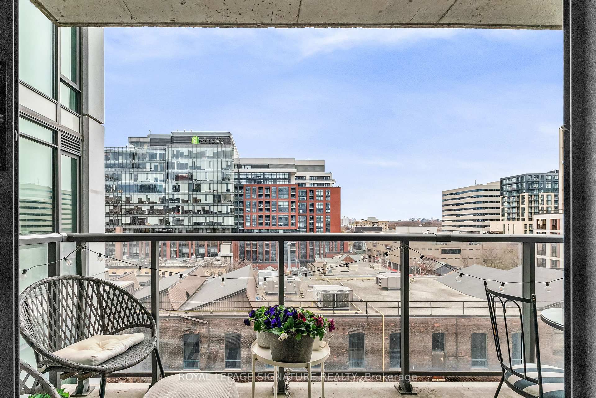 1 Bedroom Condo at 461 Adelaide, Toronto For sale