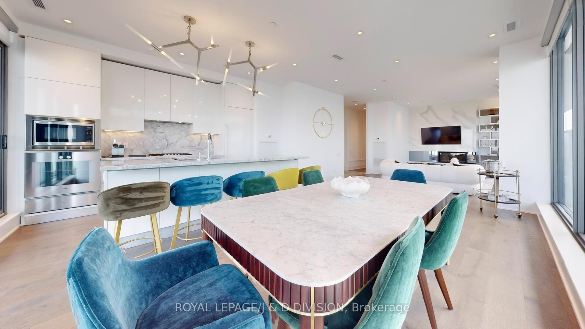 2 Bedrooms Condo at 50 Charles,  Toronto For sale