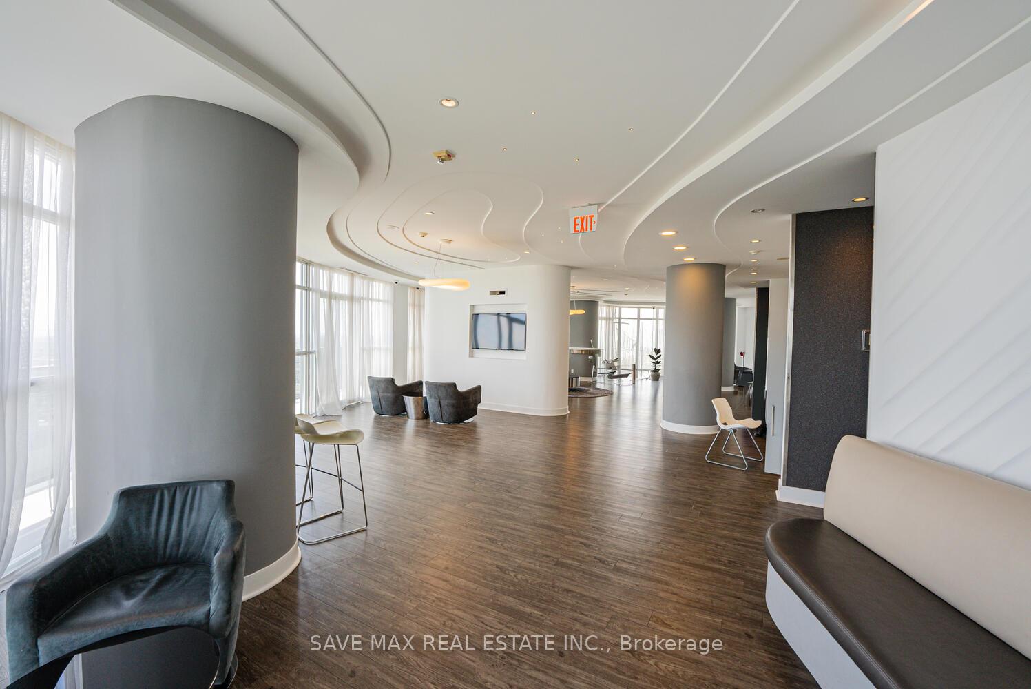 2 Bedrooms Condo at 60 Absolute, Mississauga For sale