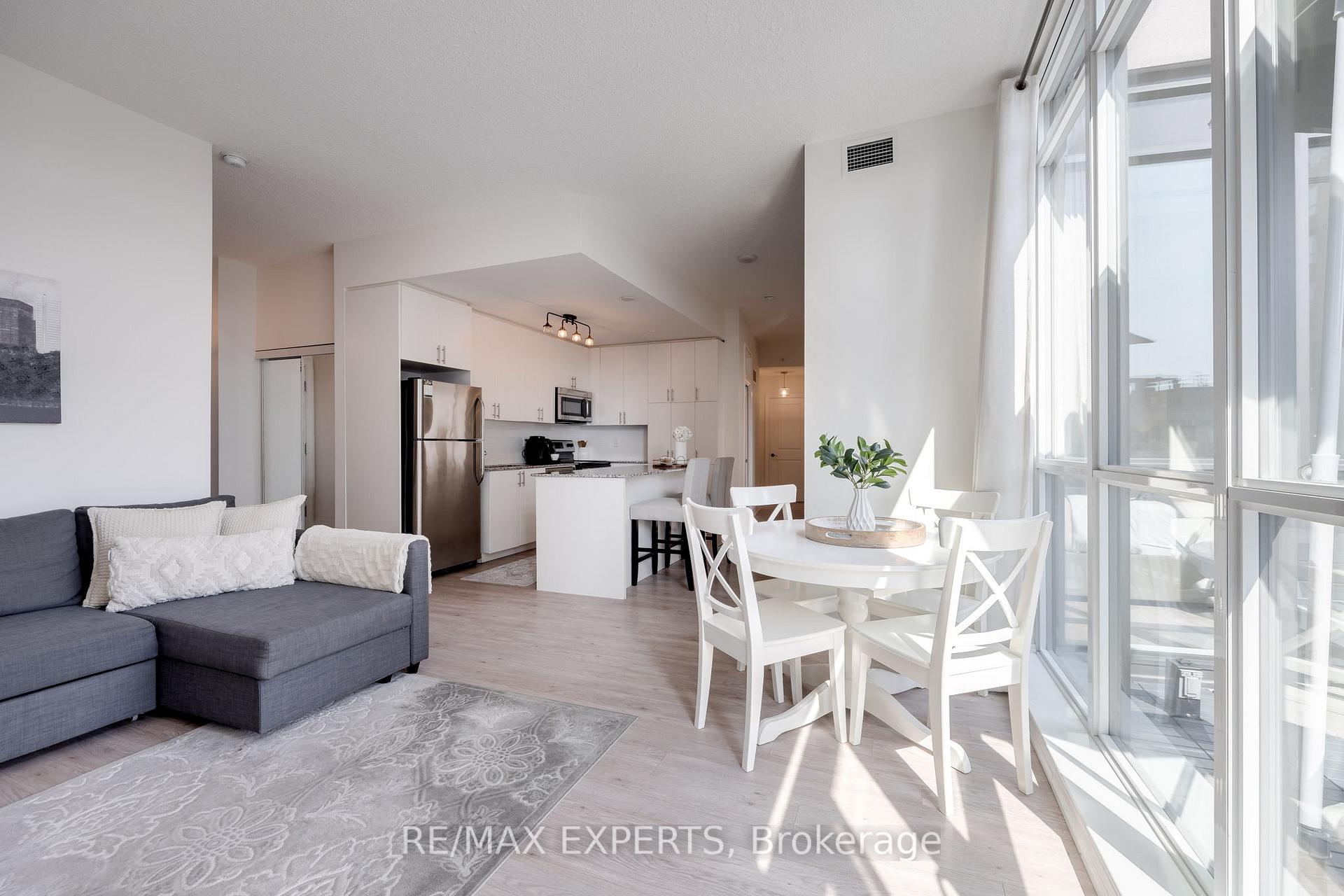 3 Bedrooms Condo at 36 Via Bagnato, Toronto For sale