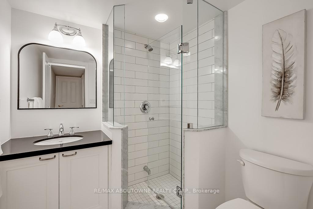 2 Bedrooms Condo at 1230 Marlborough,  Oakville For sale