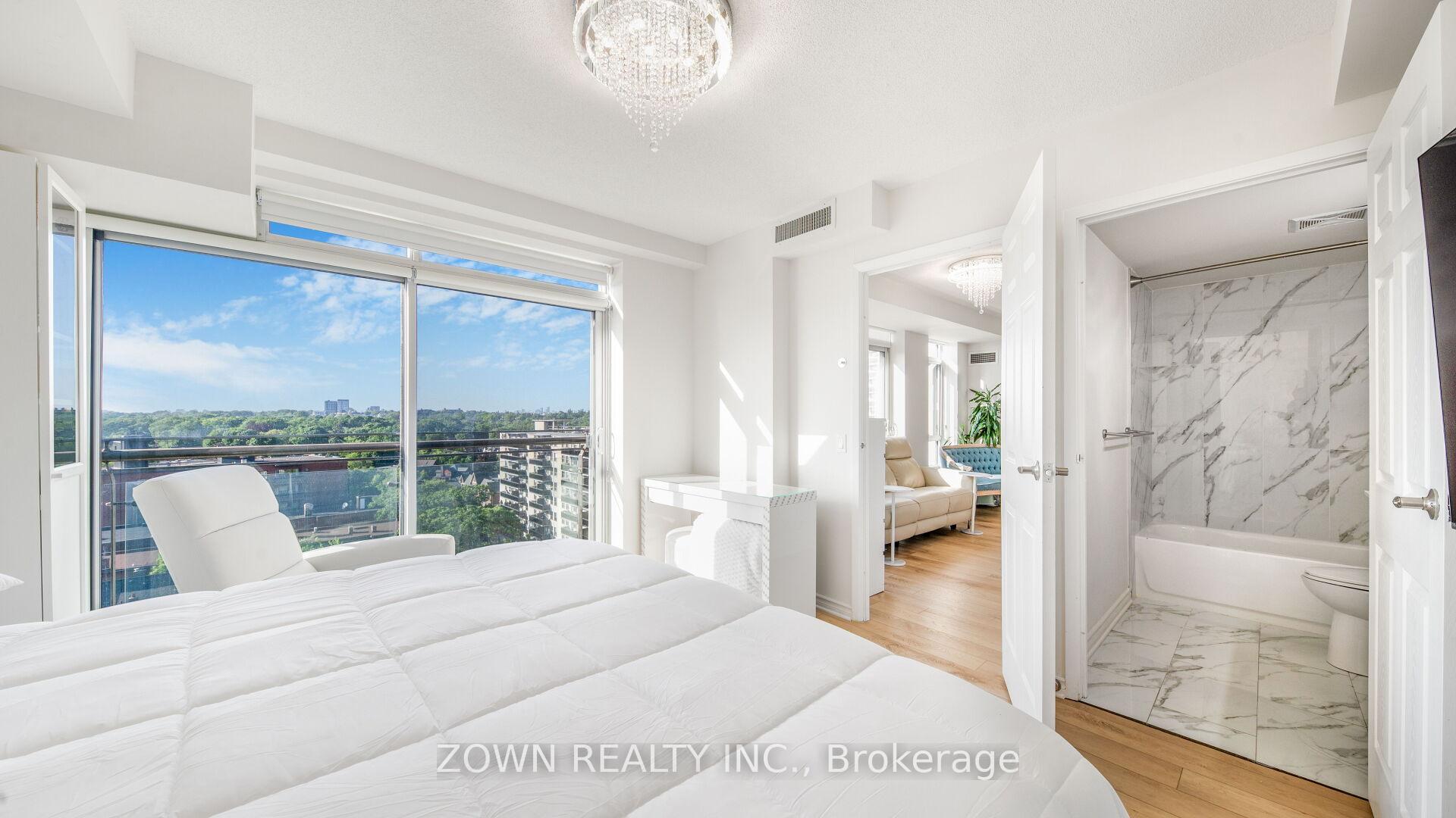 3 Bedrooms Condo at 15 Maplewood, Toronto For sale