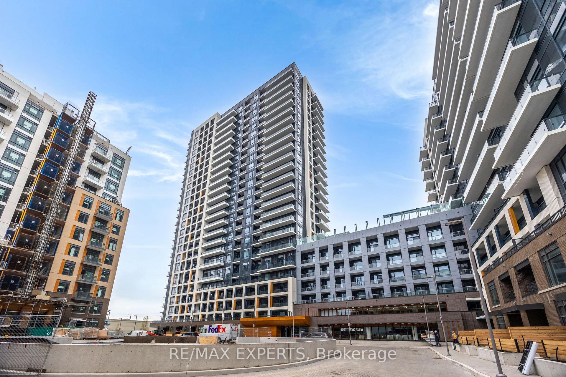 2 Bedrooms Condo at 7950 Bathurst, Vaughan For sale
