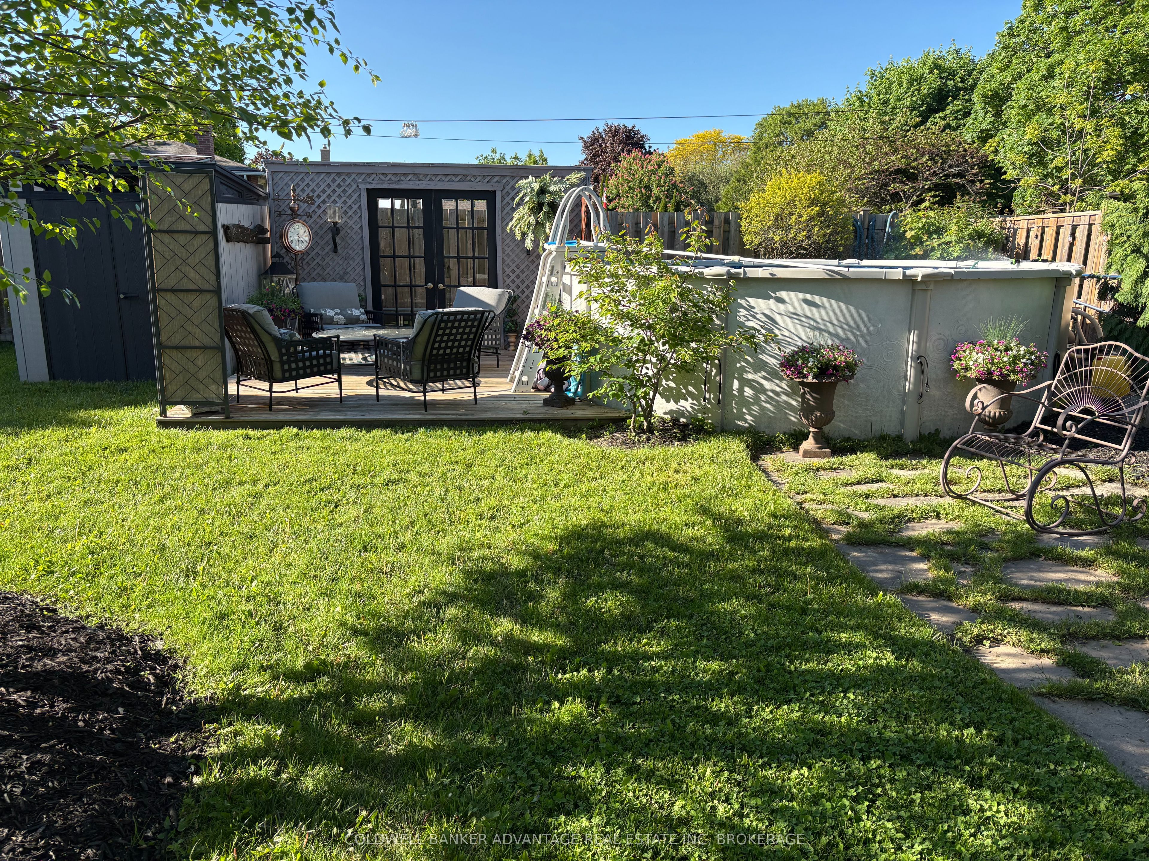 4504 Queensway Gardens N