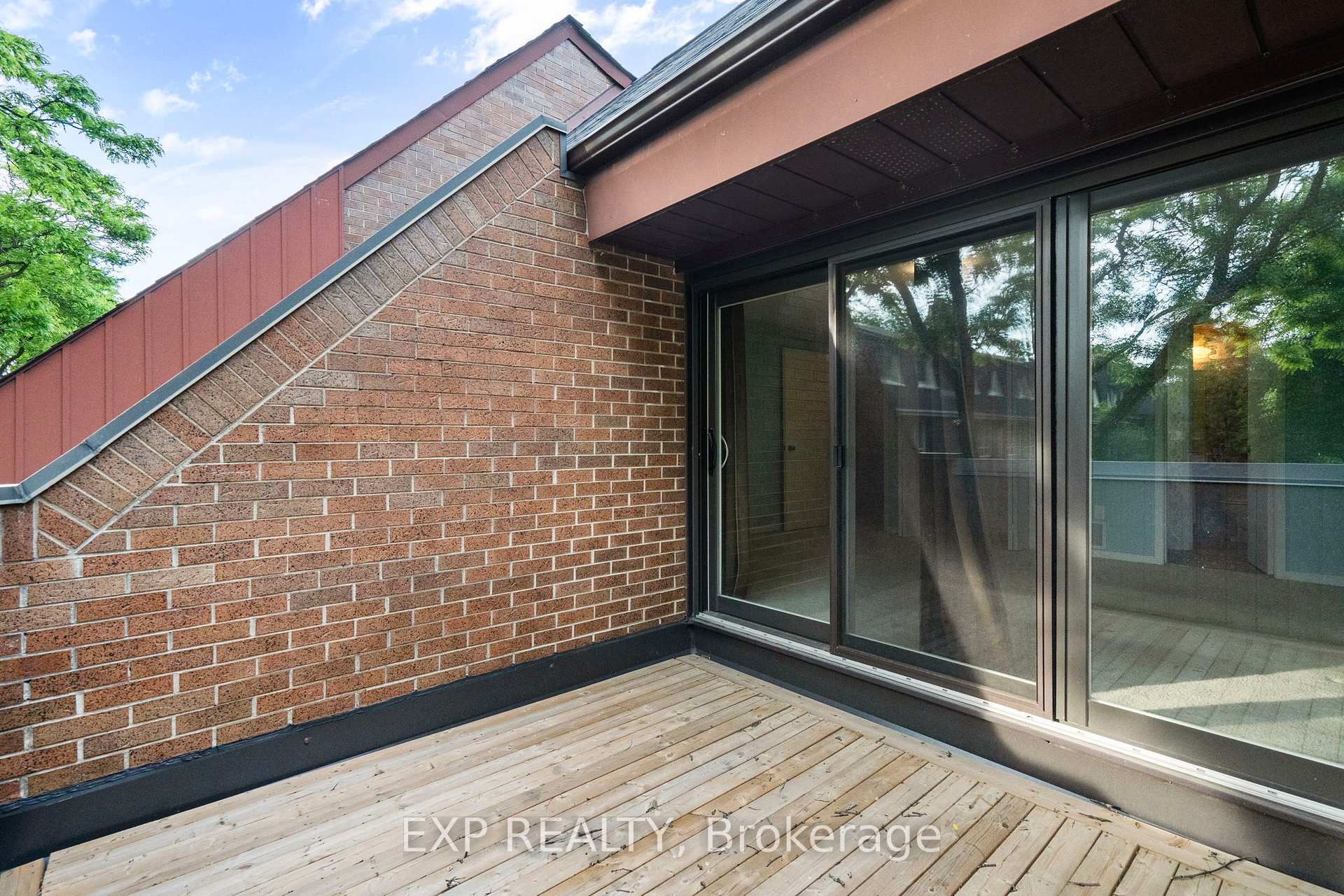 3 Bedrooms Condo at 108 Flaming Rose, Toronto For sale
