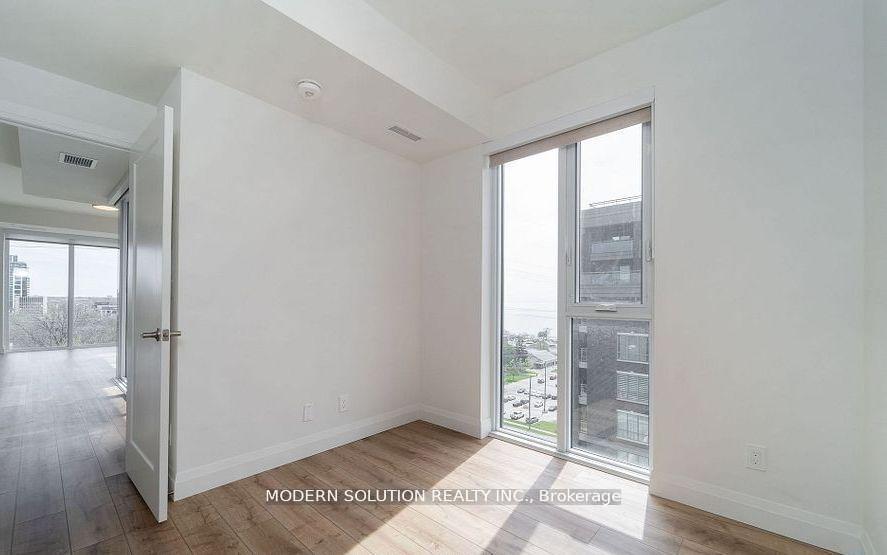 2 Bedrooms Condo at 500 Brock, Burlington For sale
