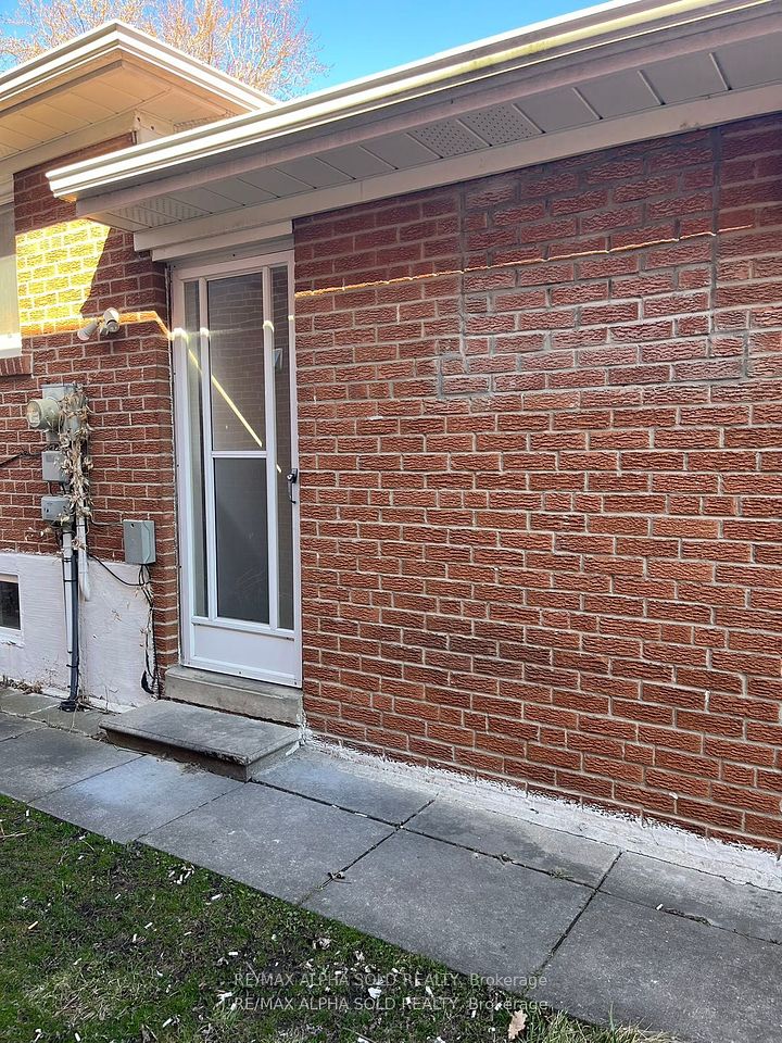 1232 Huntingwood