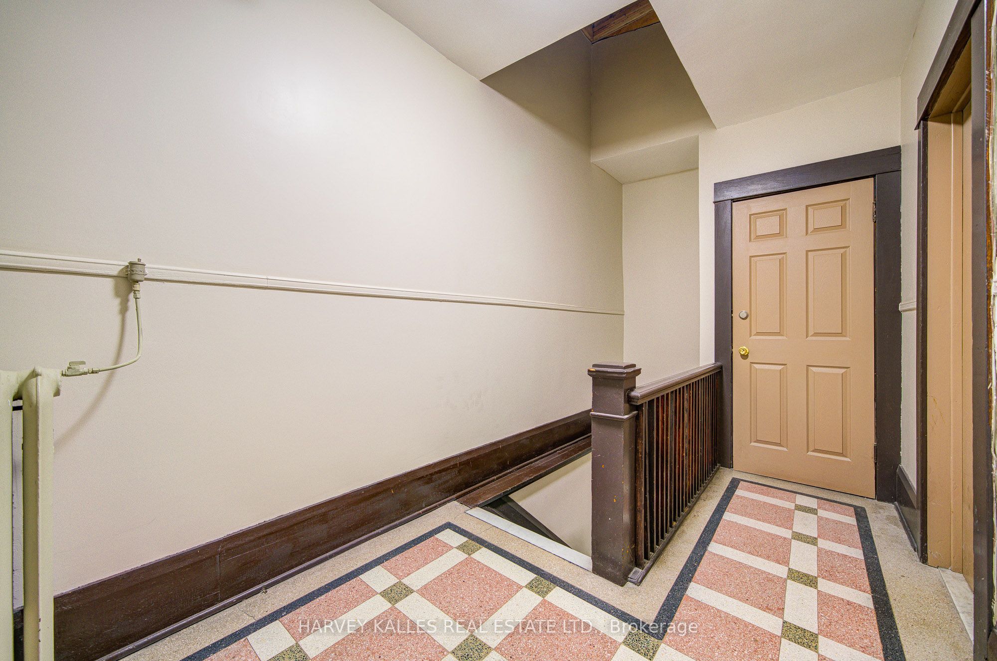 1074 St Clair Avenue W 2