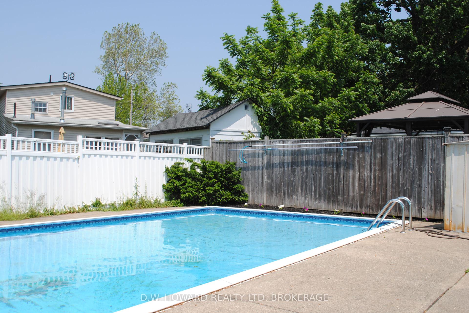186 Loomis Crescent ; MLS ID: X12027010
