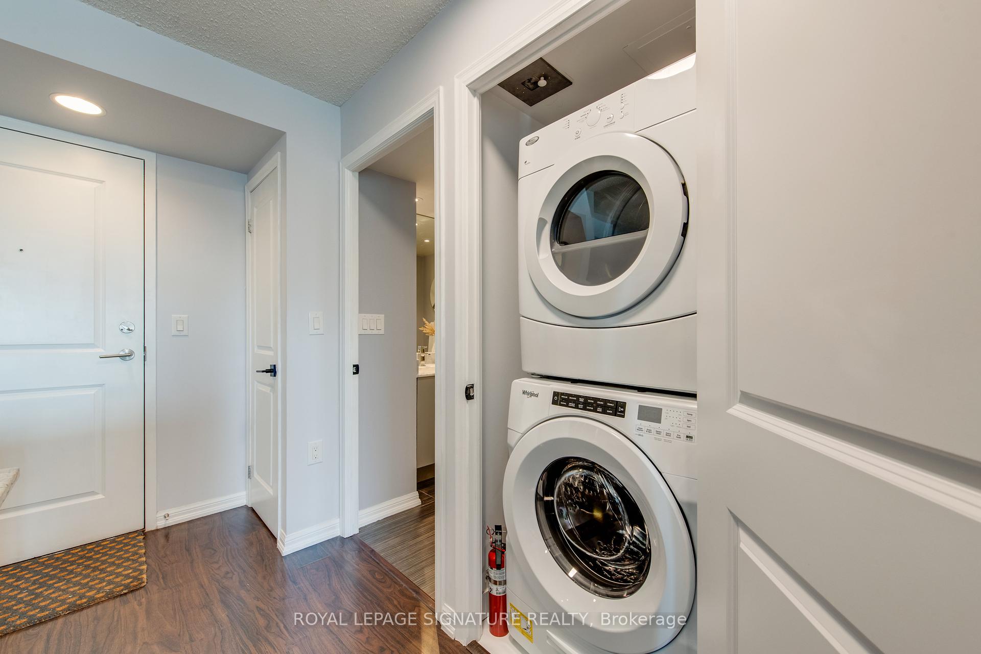2 Bedrooms Condo at 125 Western Battery, Toronto For sale