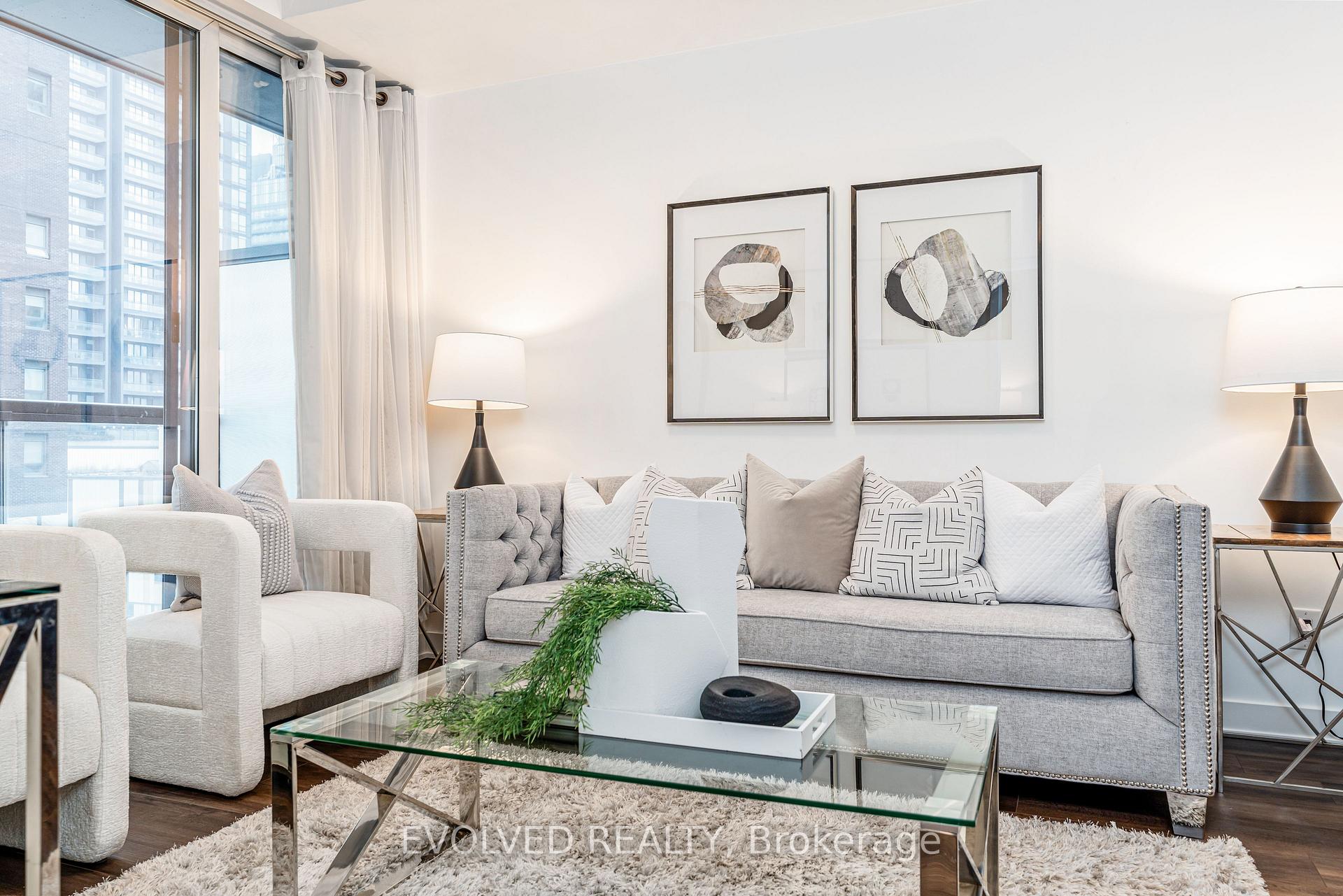 2 Bedrooms Condo at 55 Regent Park,  Toronto For sale