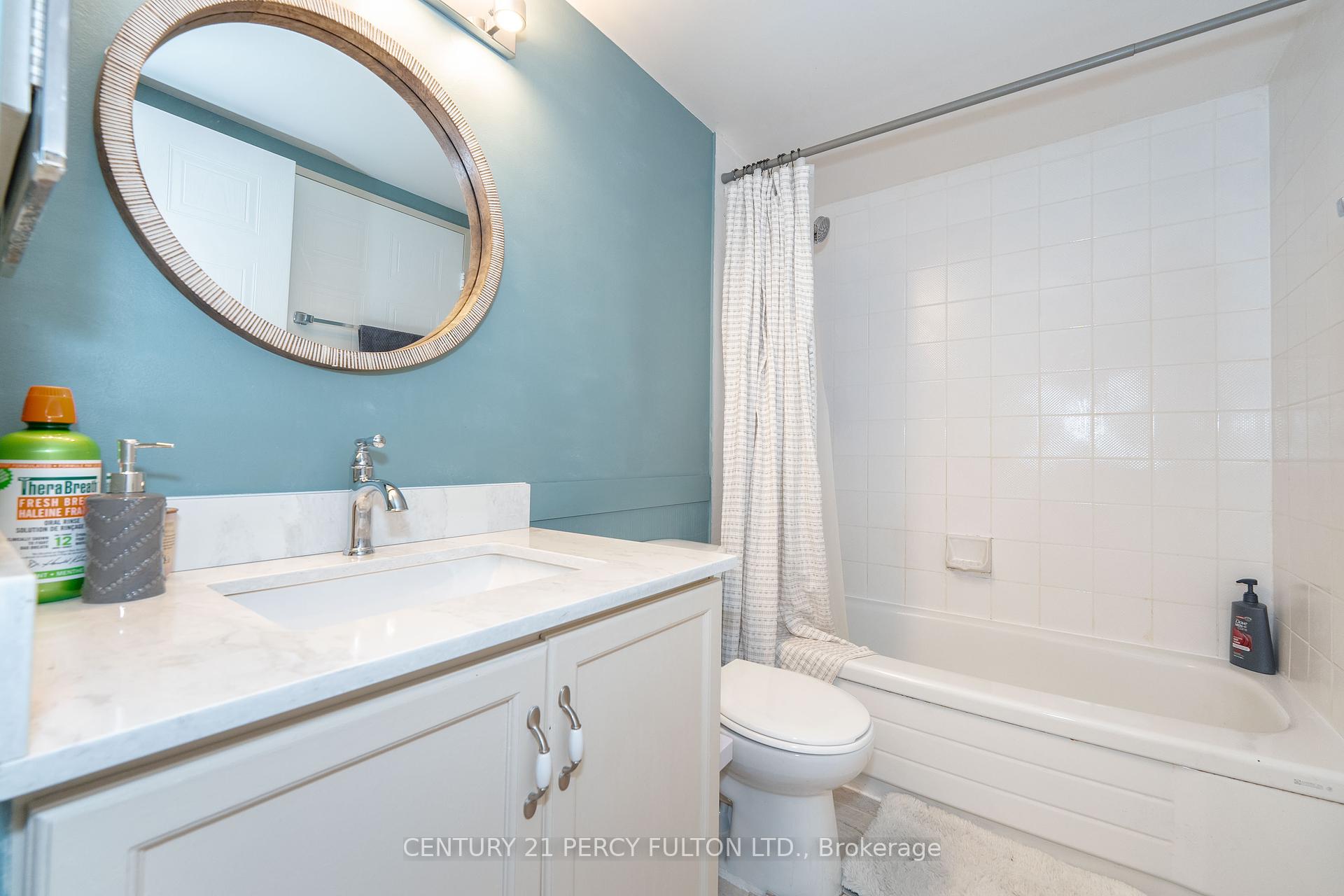 2 Bedrooms Condo at 3 Greystone Walk, Toronto For sale