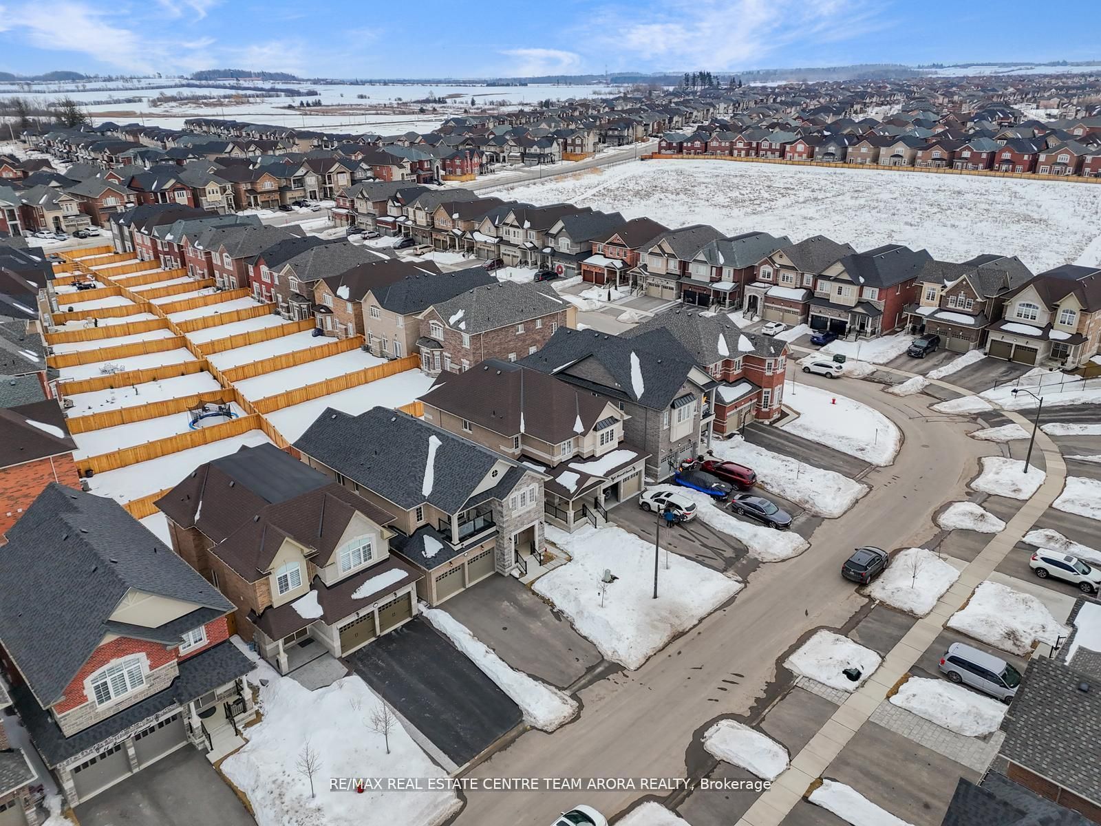 38 Rosewell Crescent